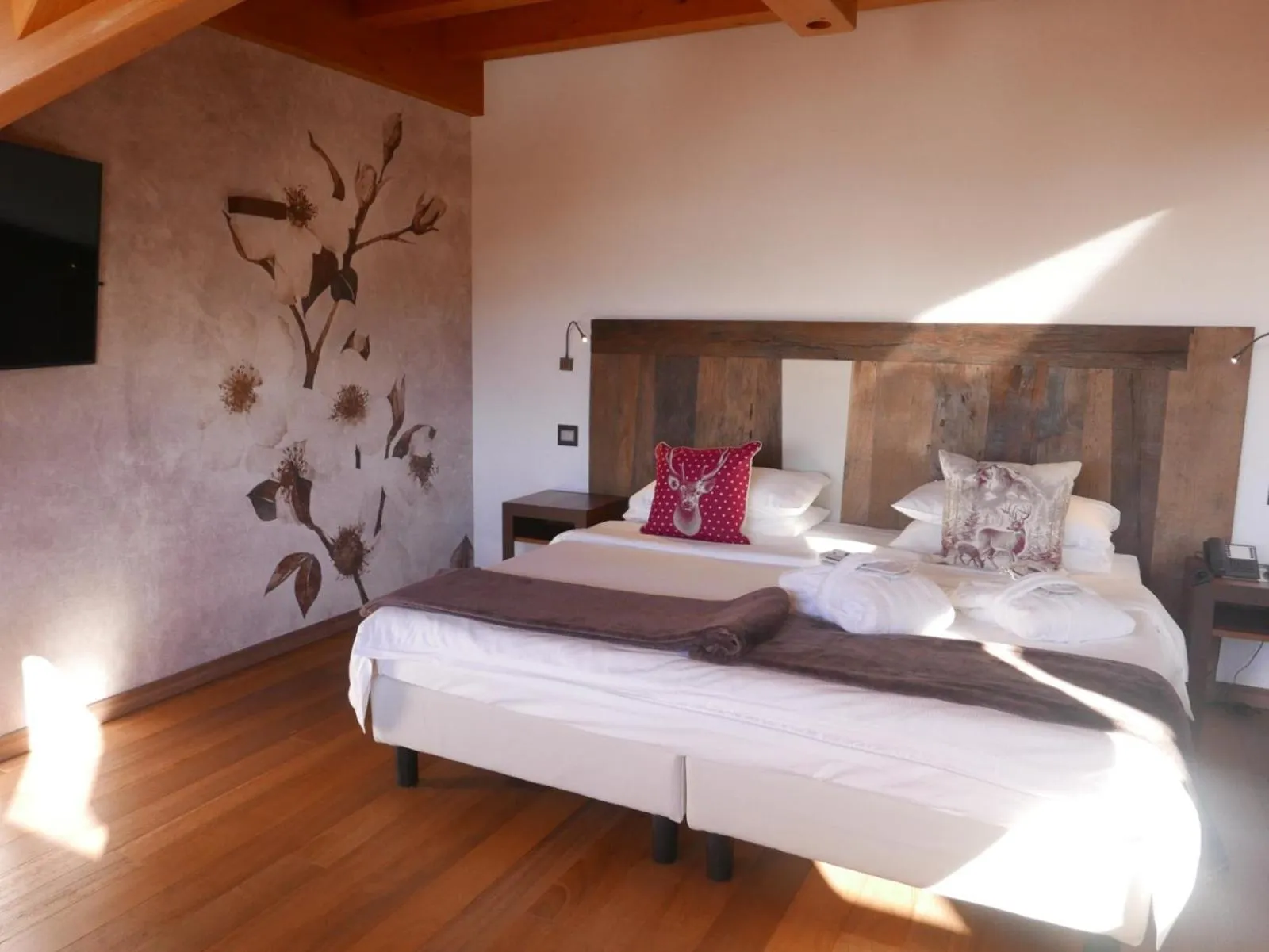 Bed in Hotel Paradiso