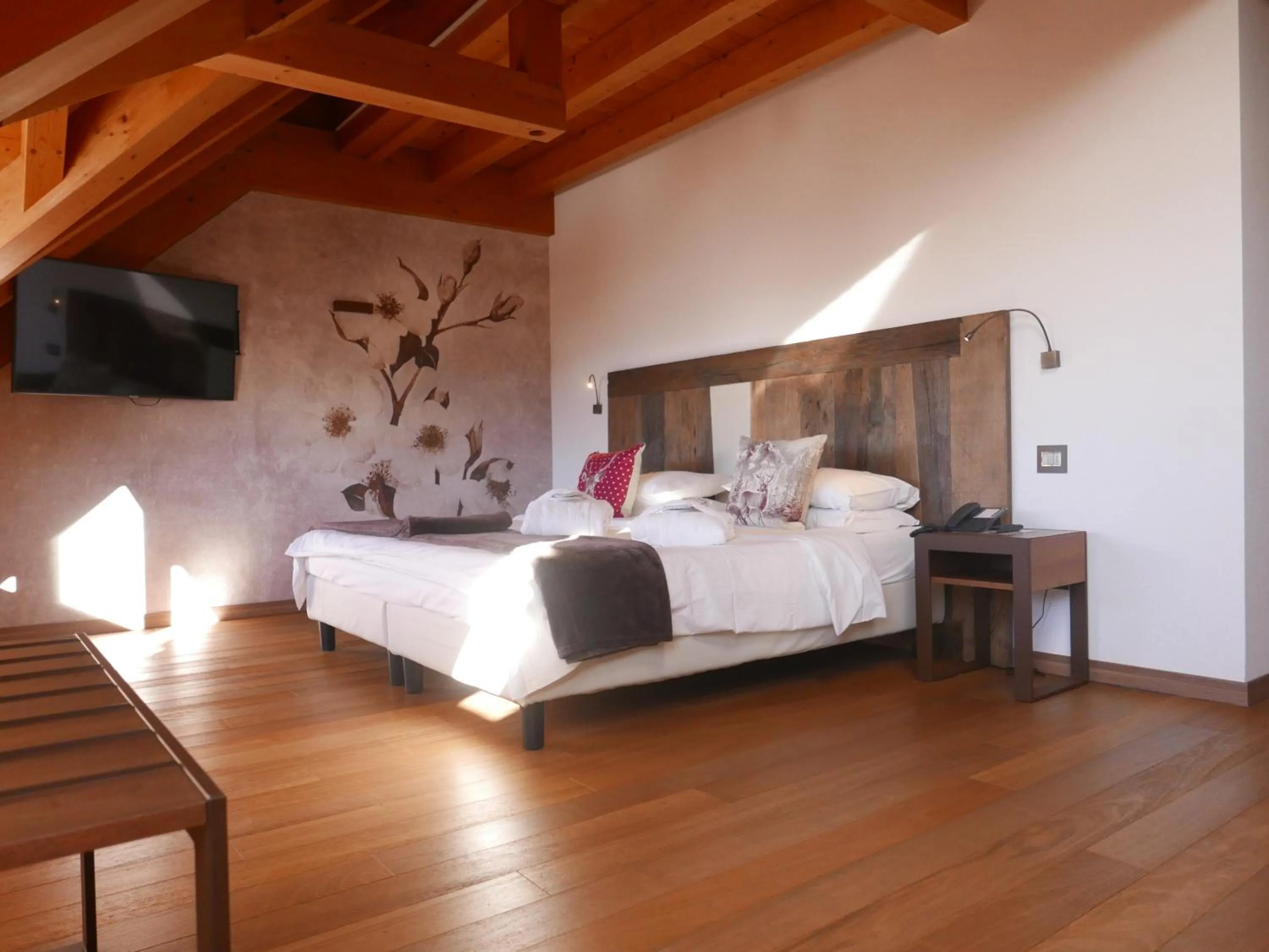 Bed in Hotel Paradiso