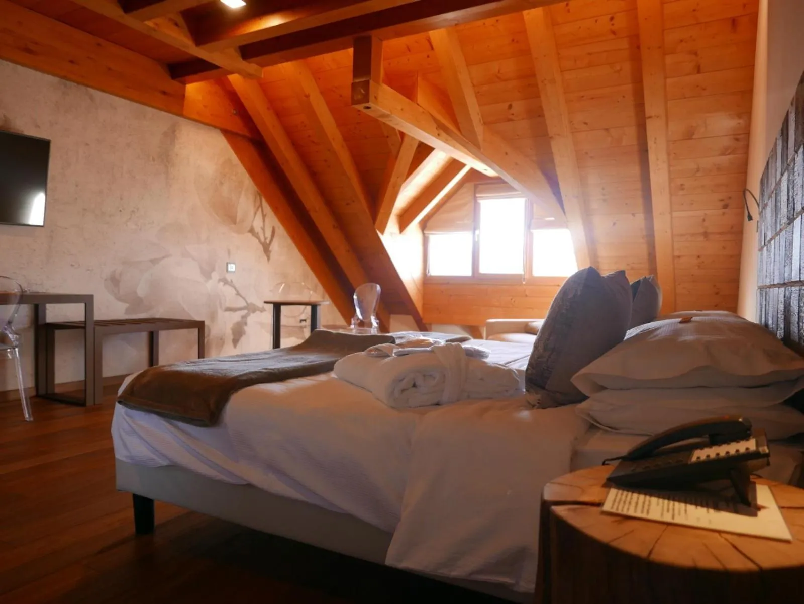 Bed in Hotel Paradiso