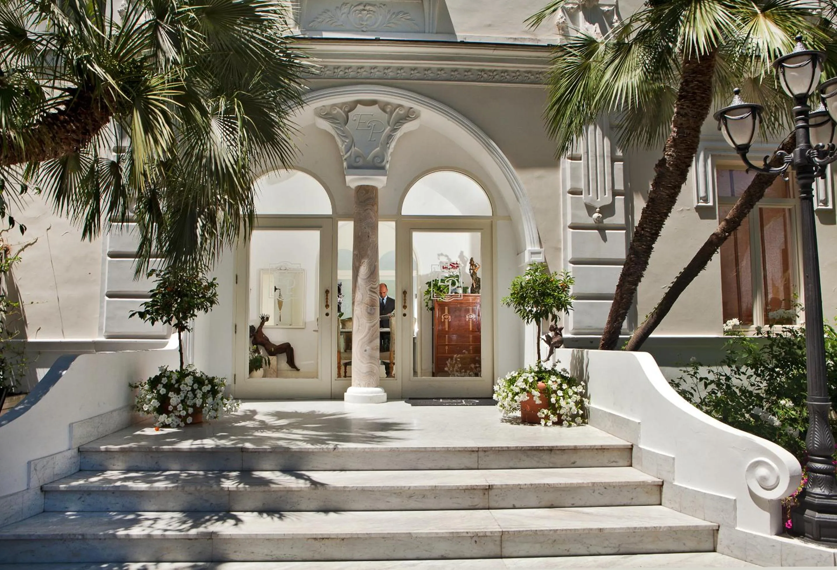 Facade/entrance in Luxury Villa Excelsior Parco