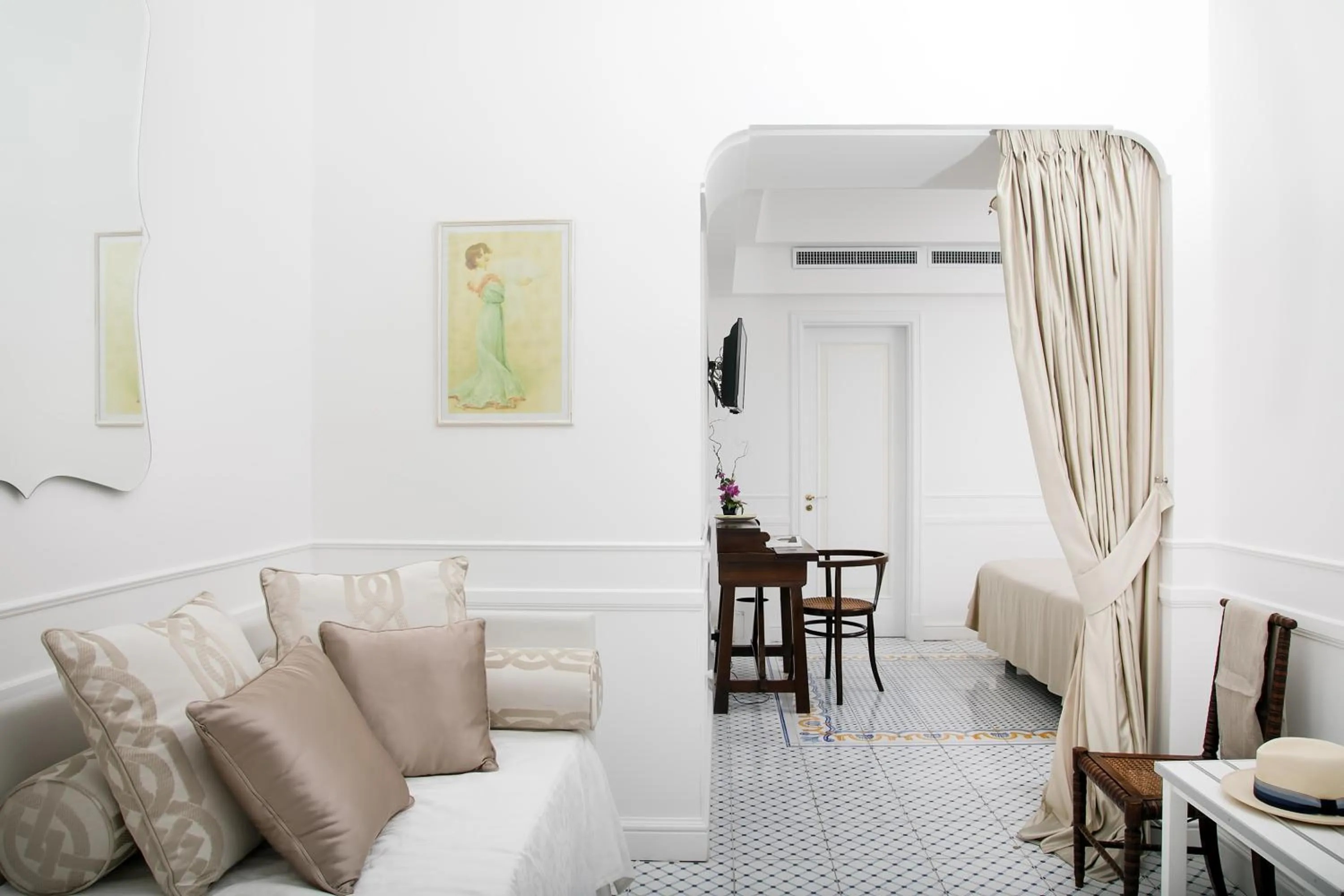 Bed in Luxury Villa Excelsior Parco