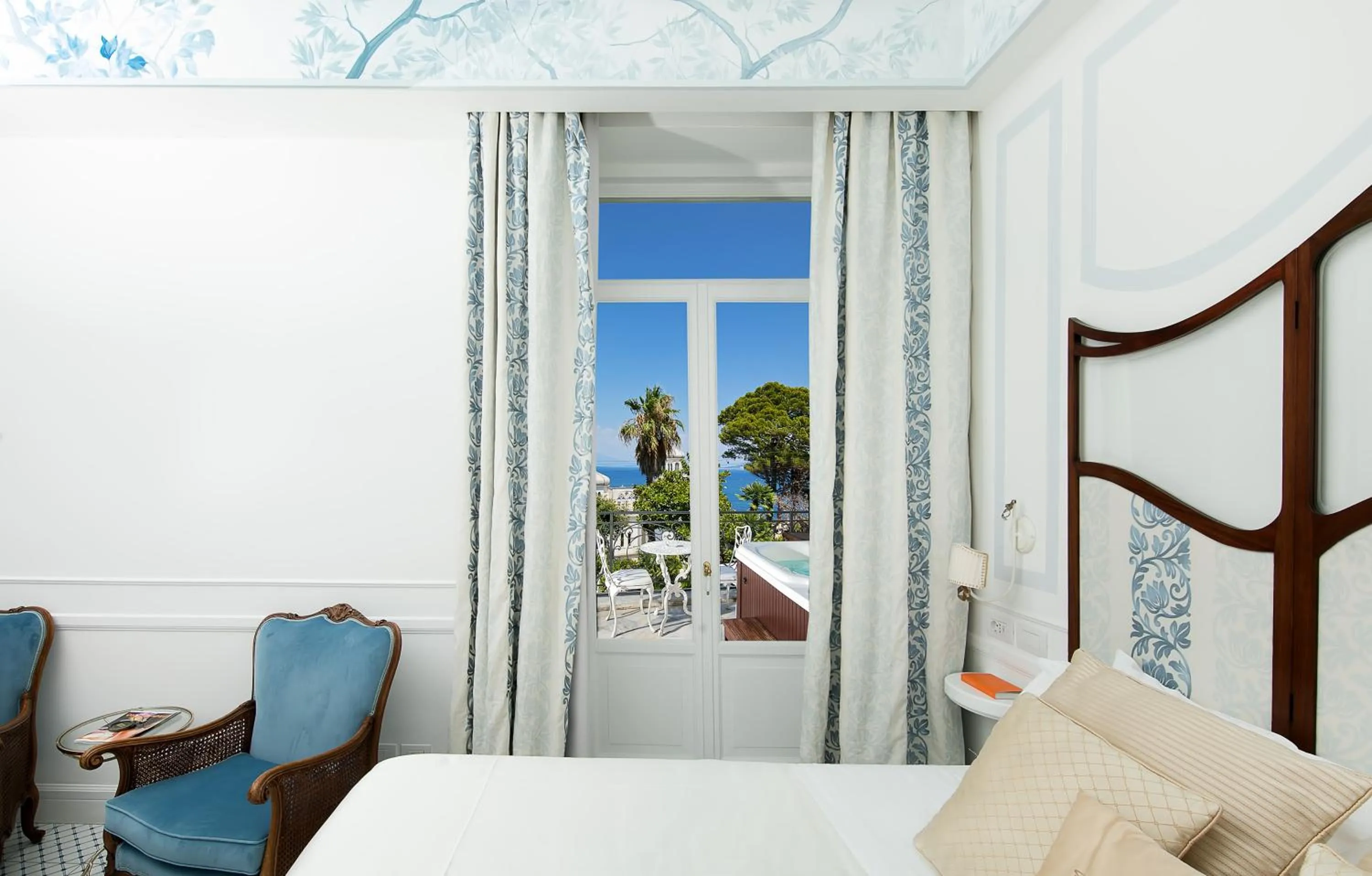 Bedroom in Luxury Villa Excelsior Parco