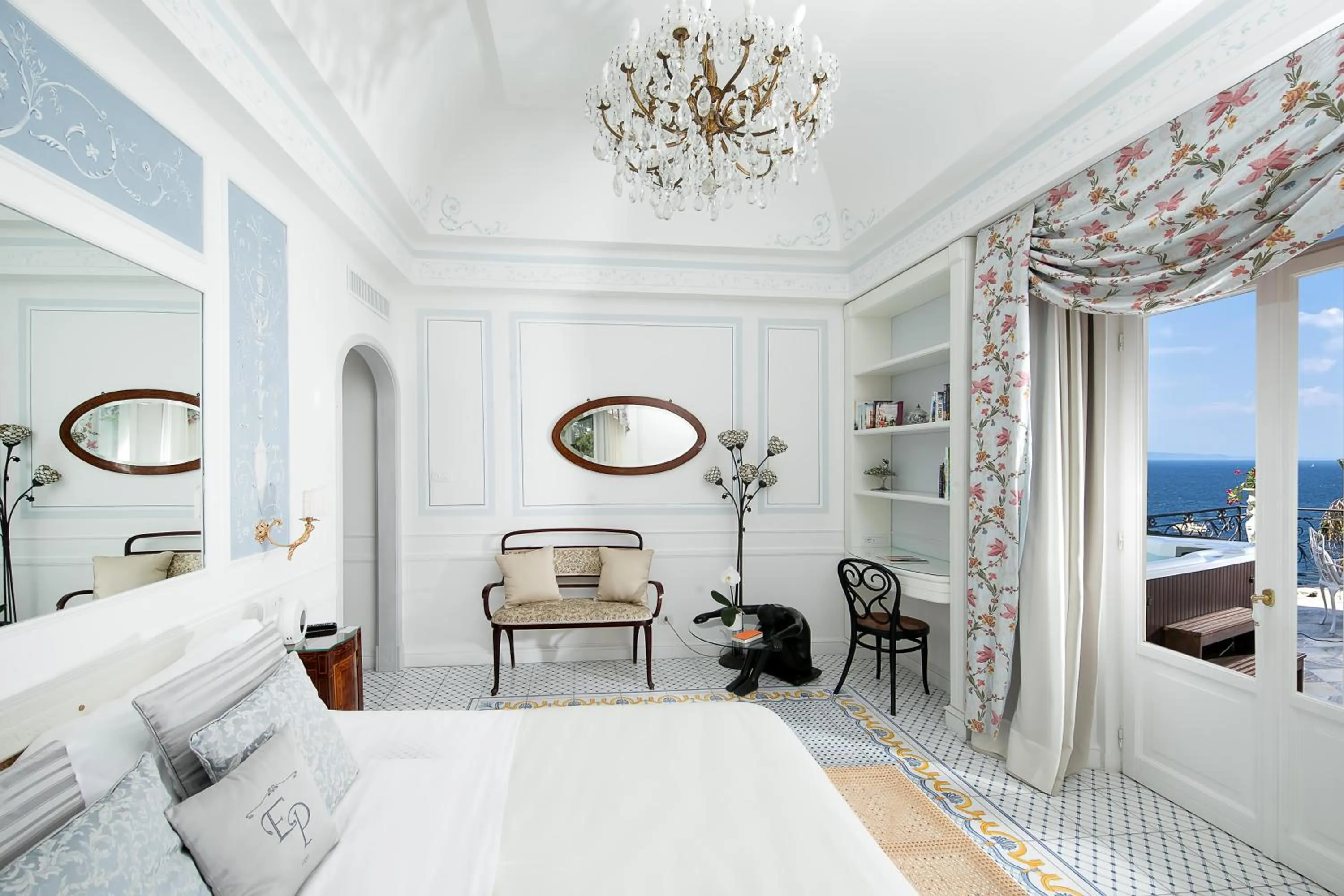 Photo of the whole room, Bed in Luxury Villa Excelsior Parco