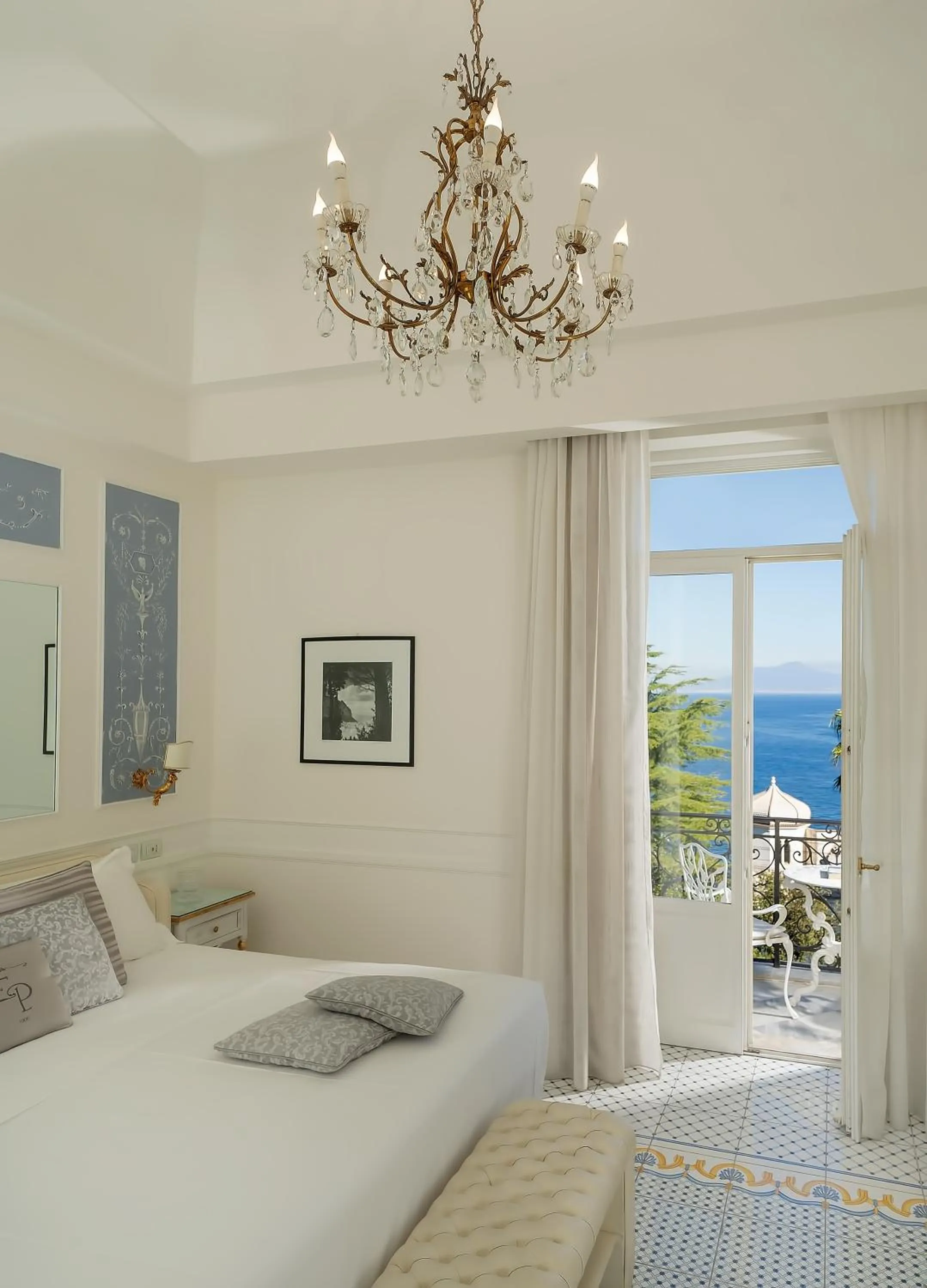 Sea view, Bed in Luxury Villa Excelsior Parco