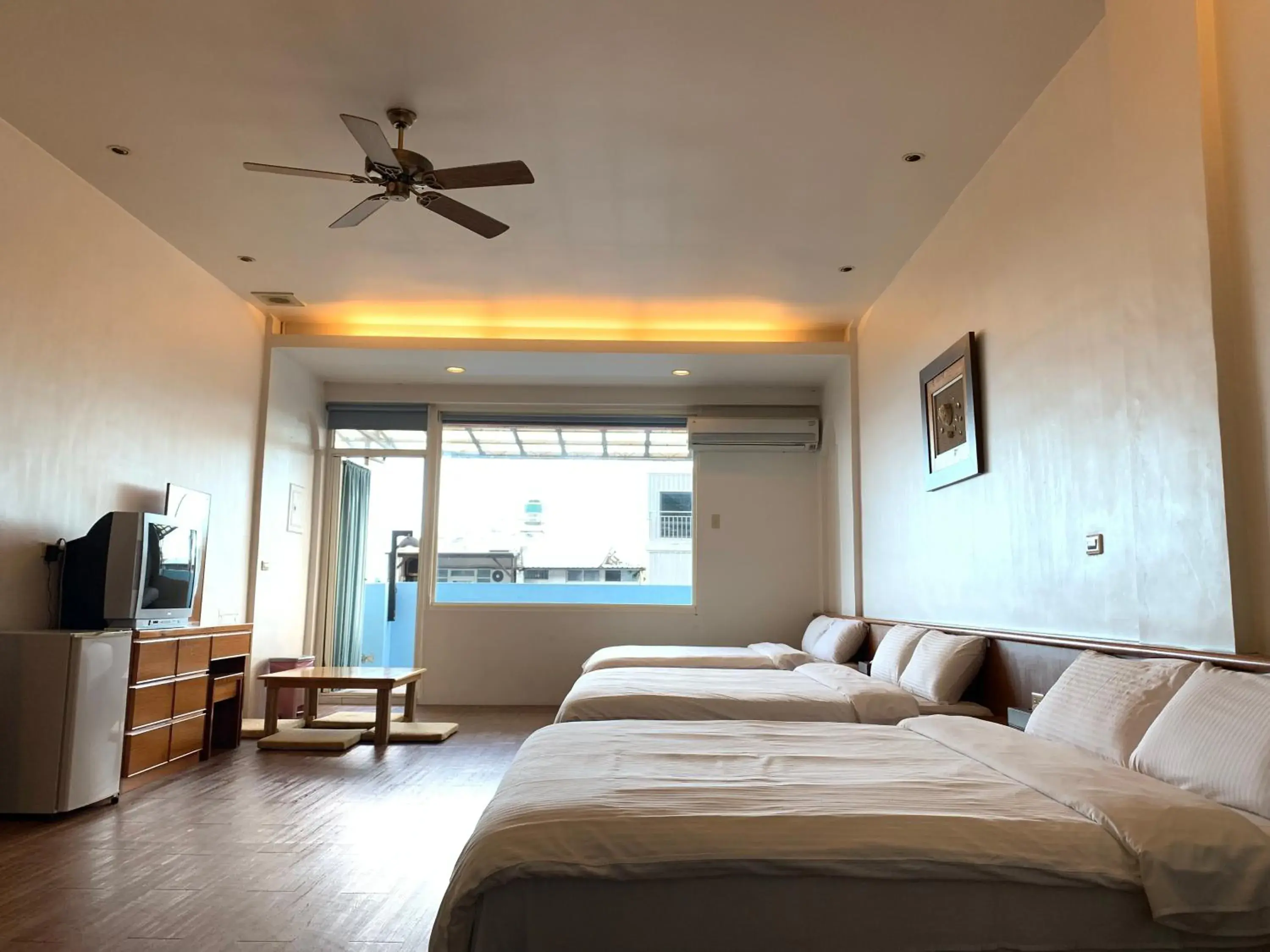 Family Room (6 Adults) in Jia Ying Beach Resort B&B Family Room (6 Adults) in Jia Ying Beach Resort B&B