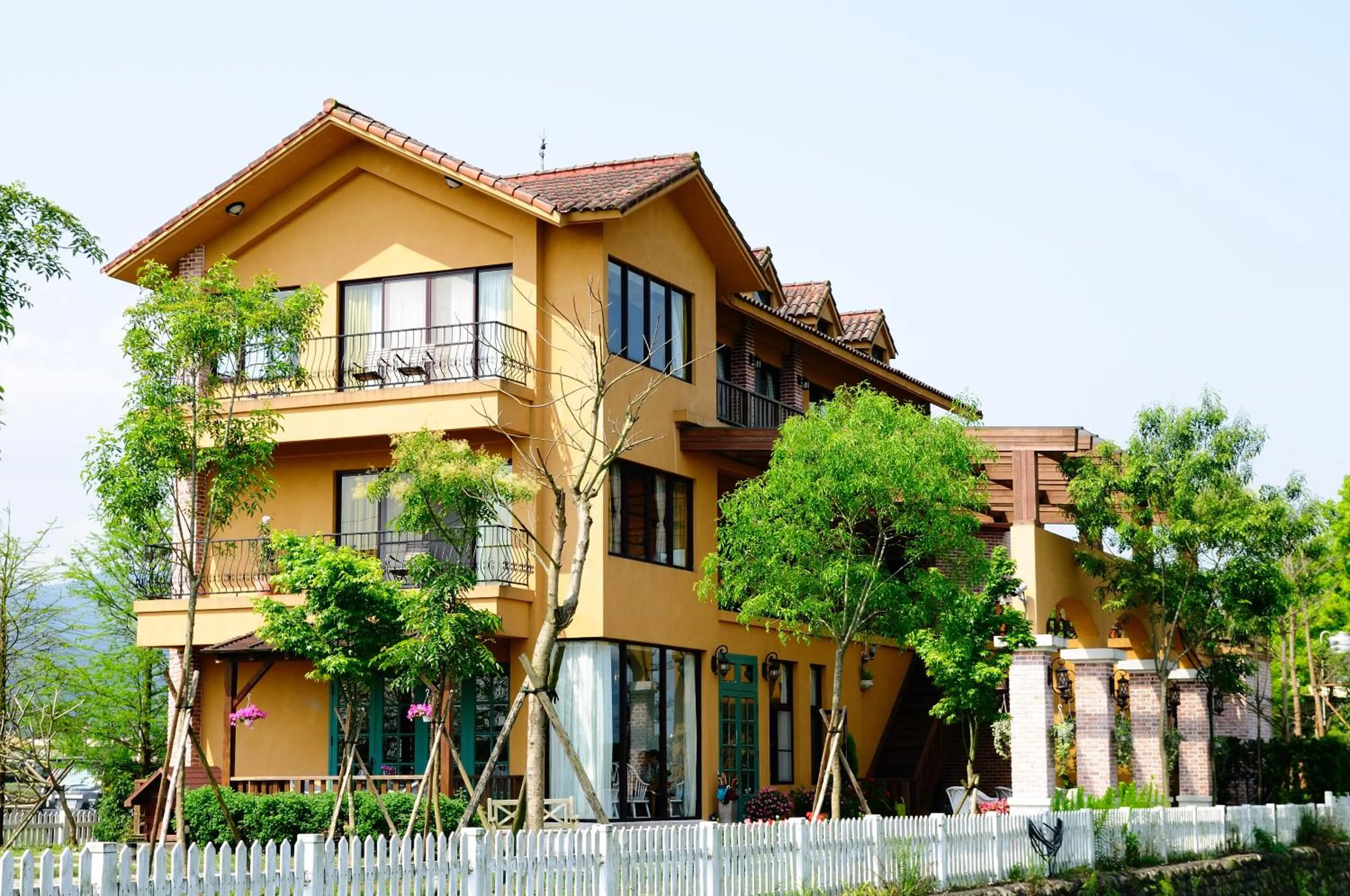 Facade/entrance in Sunday Home