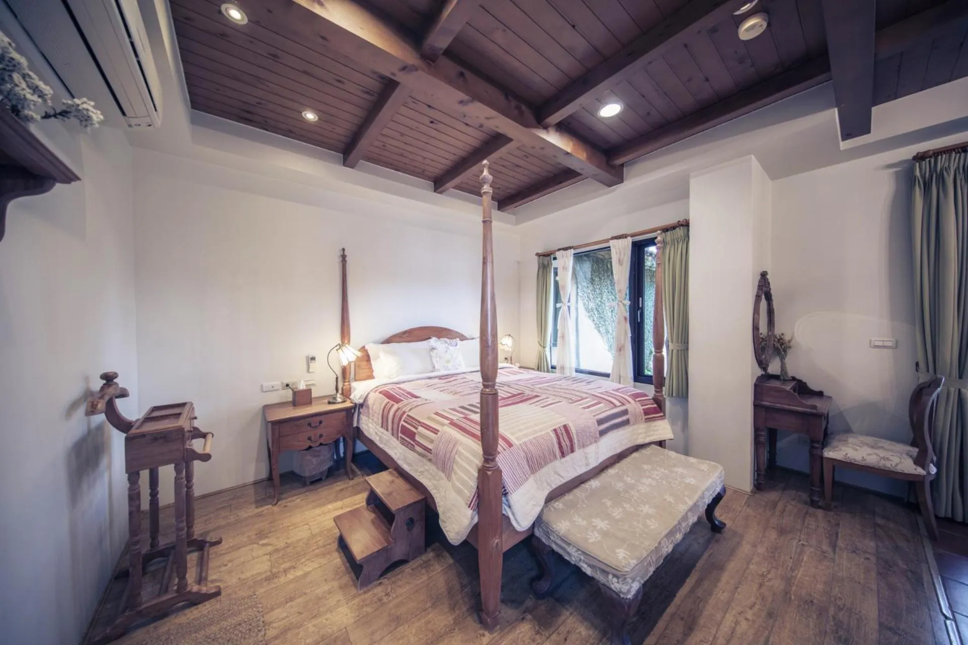 bunk bed, Bed in Sunday Home