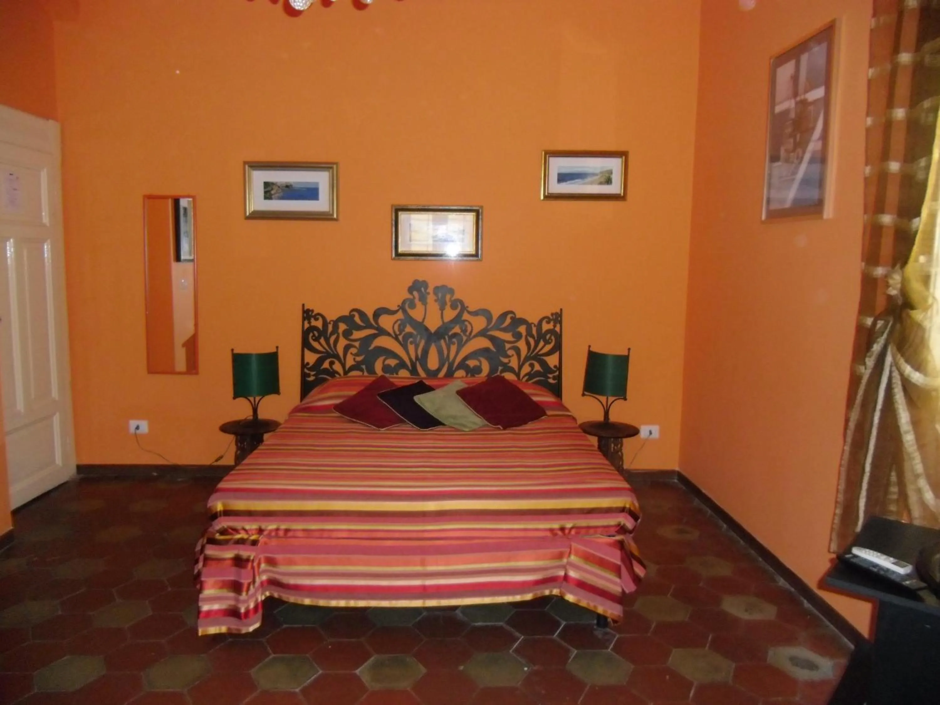 Photo of the whole room, Bed in Anirbas