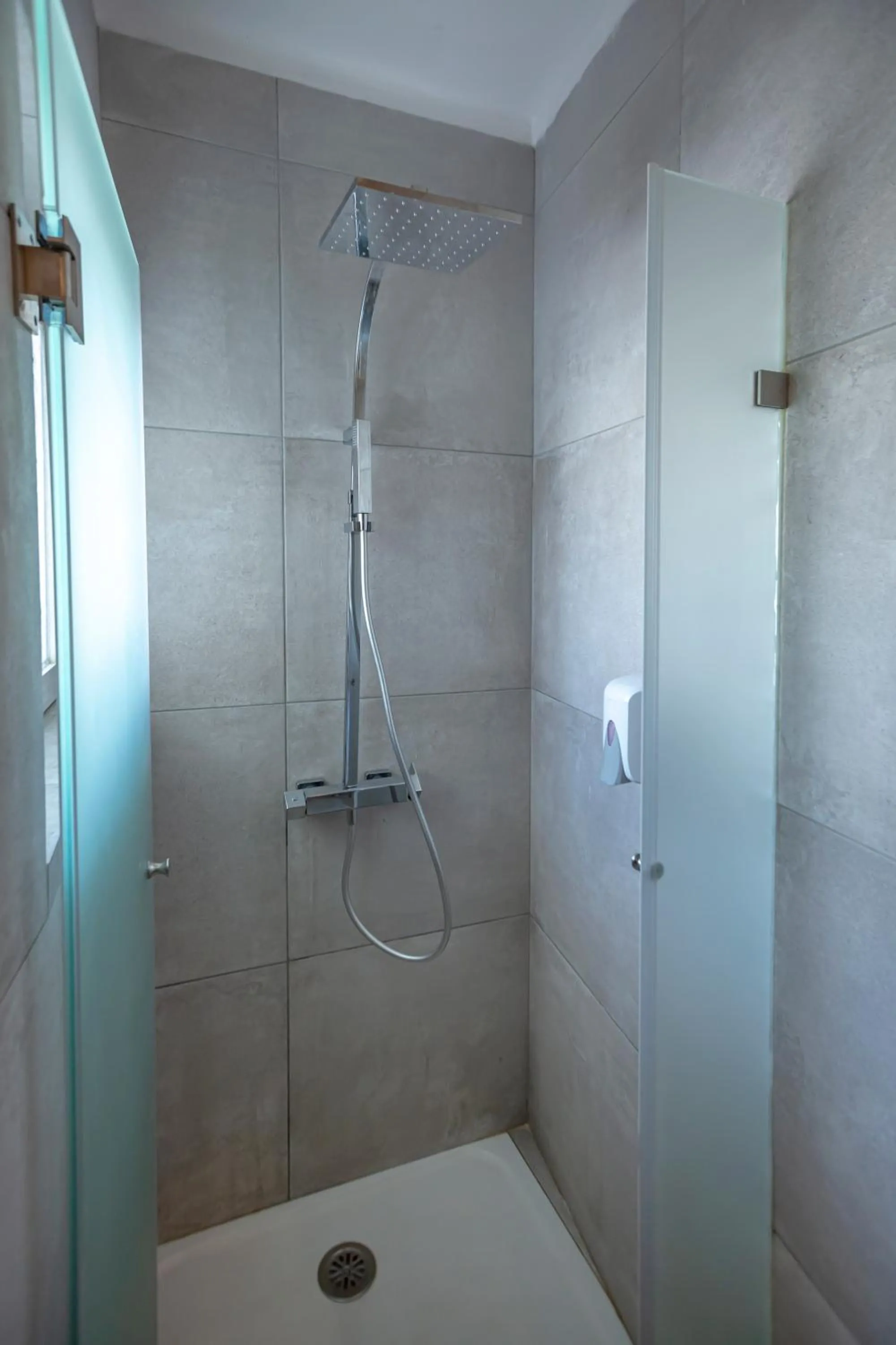 Shower in Sun Lovers Hostel