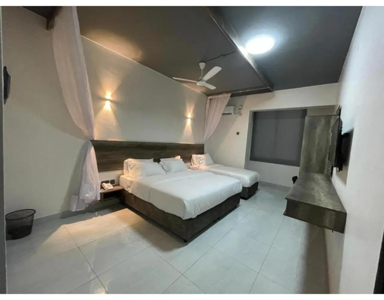 TV and multimedia, Bed in The Ivory Suites