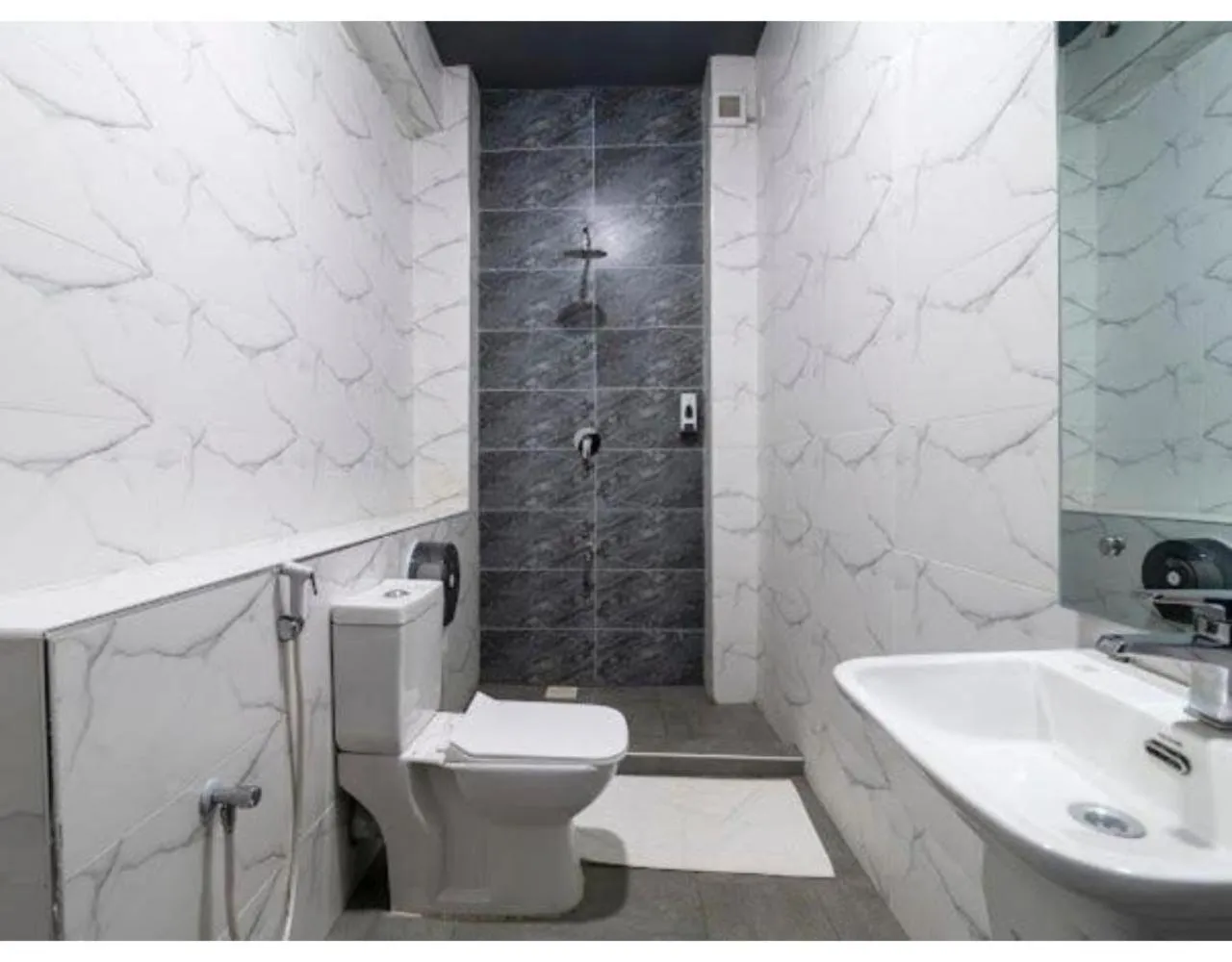 Toilet in The Ivory Suites