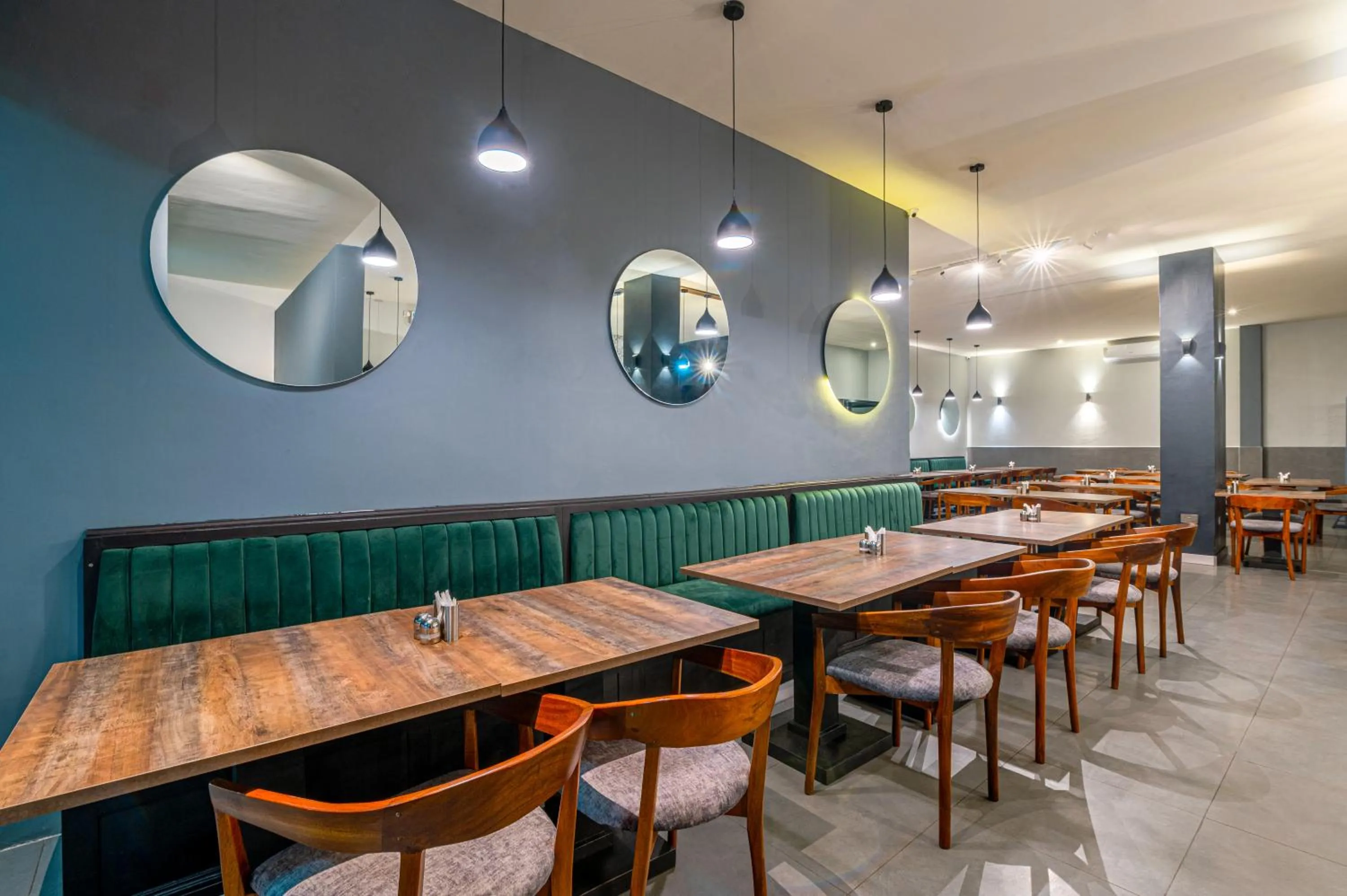 Restaurant/places to eat in The Ivory Suites