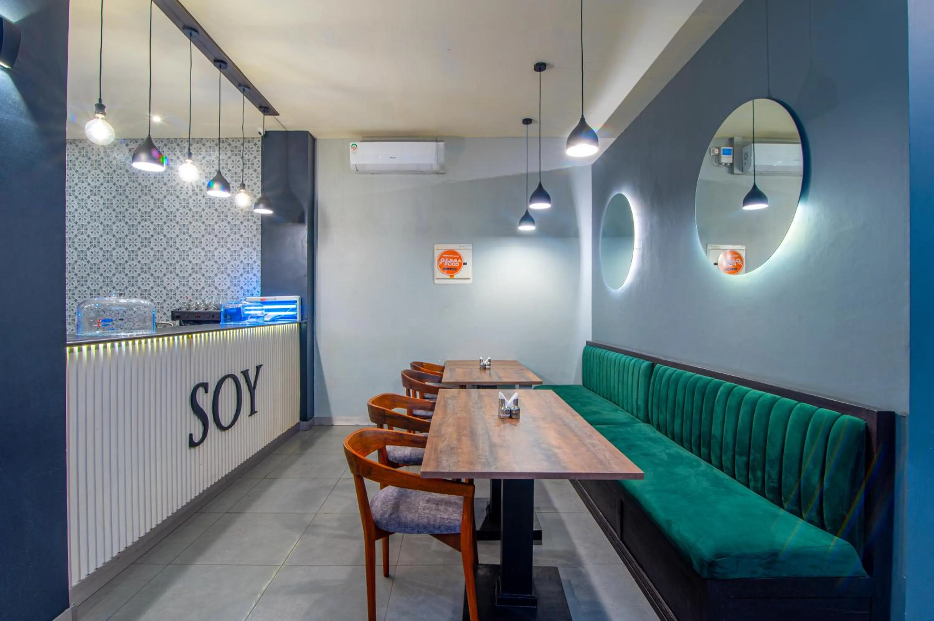 Restaurant/places to eat in The Ivory Suites