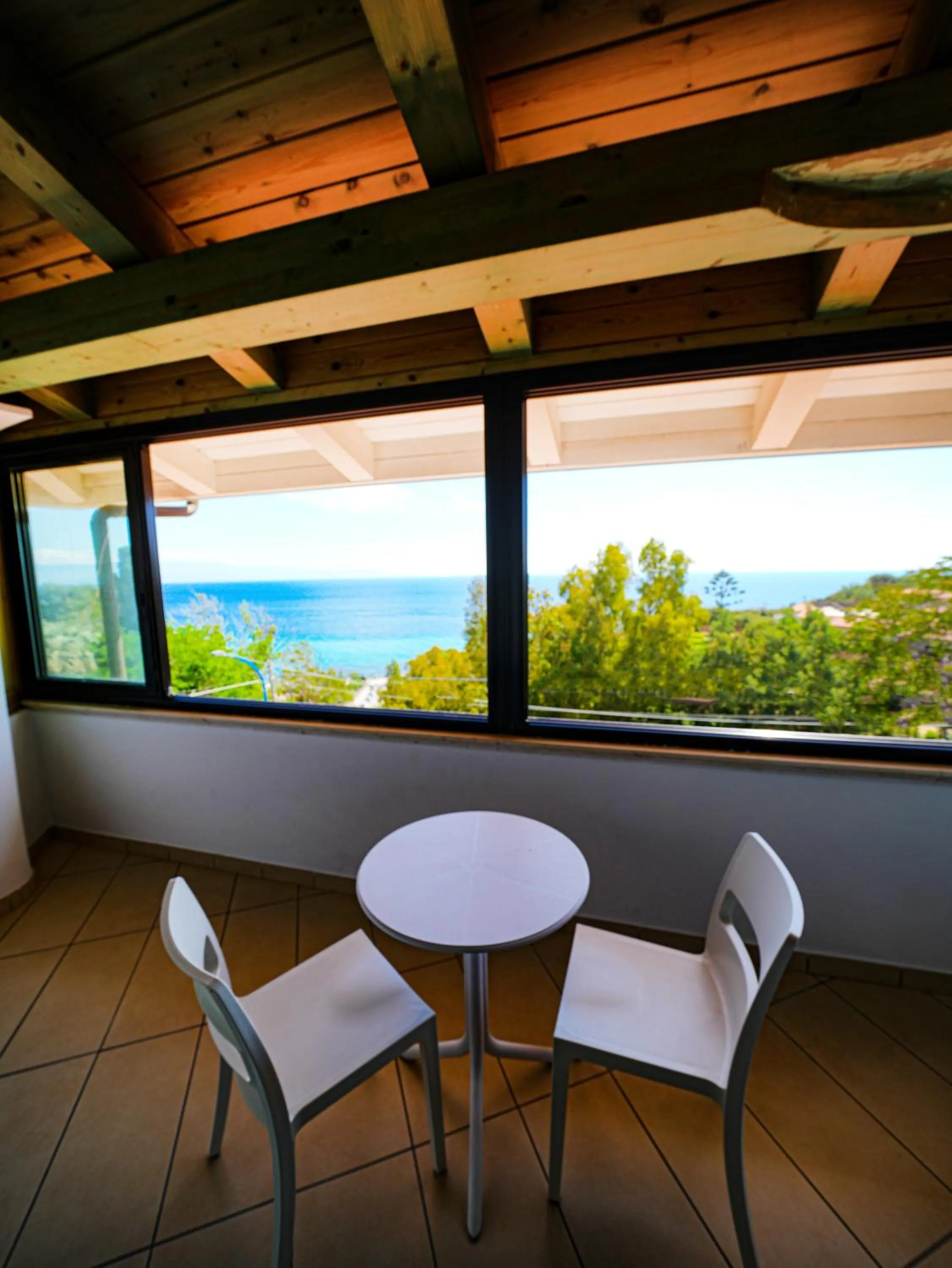 Restaurant/places to eat in Hotel MARINELLA parking wi-fi spiaggia attrezzata