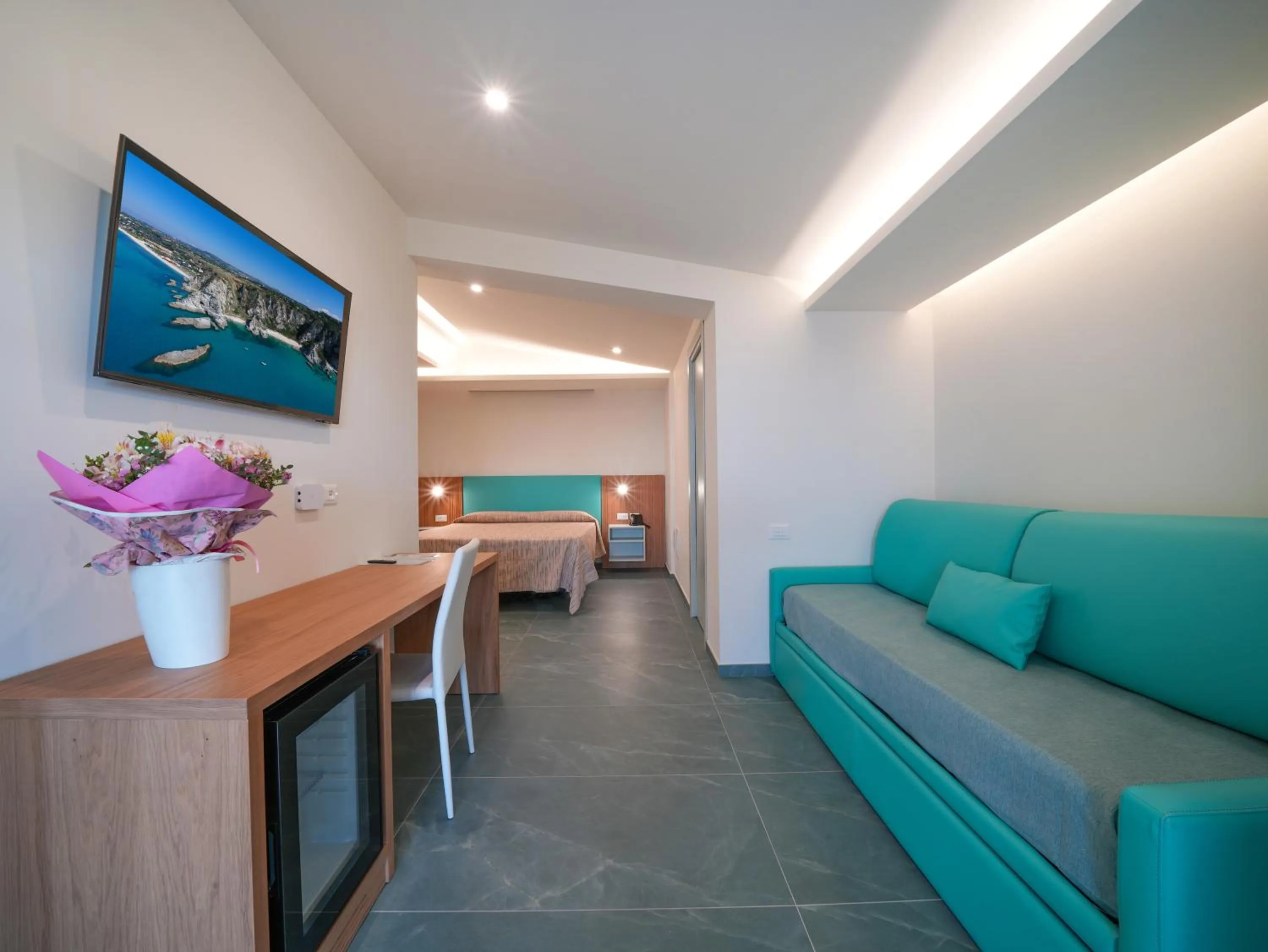 Hotel MARINELLA parking wi-fi spiaggia attrezzata