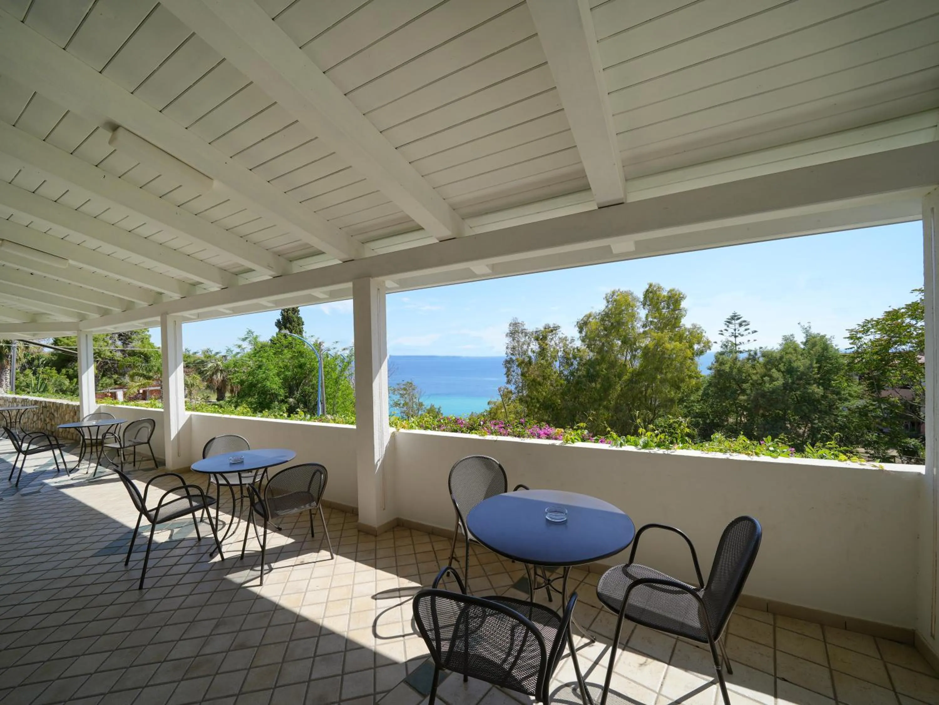 Restaurant/places to eat in Hotel MARINELLA parking wi-fi spiaggia attrezzata