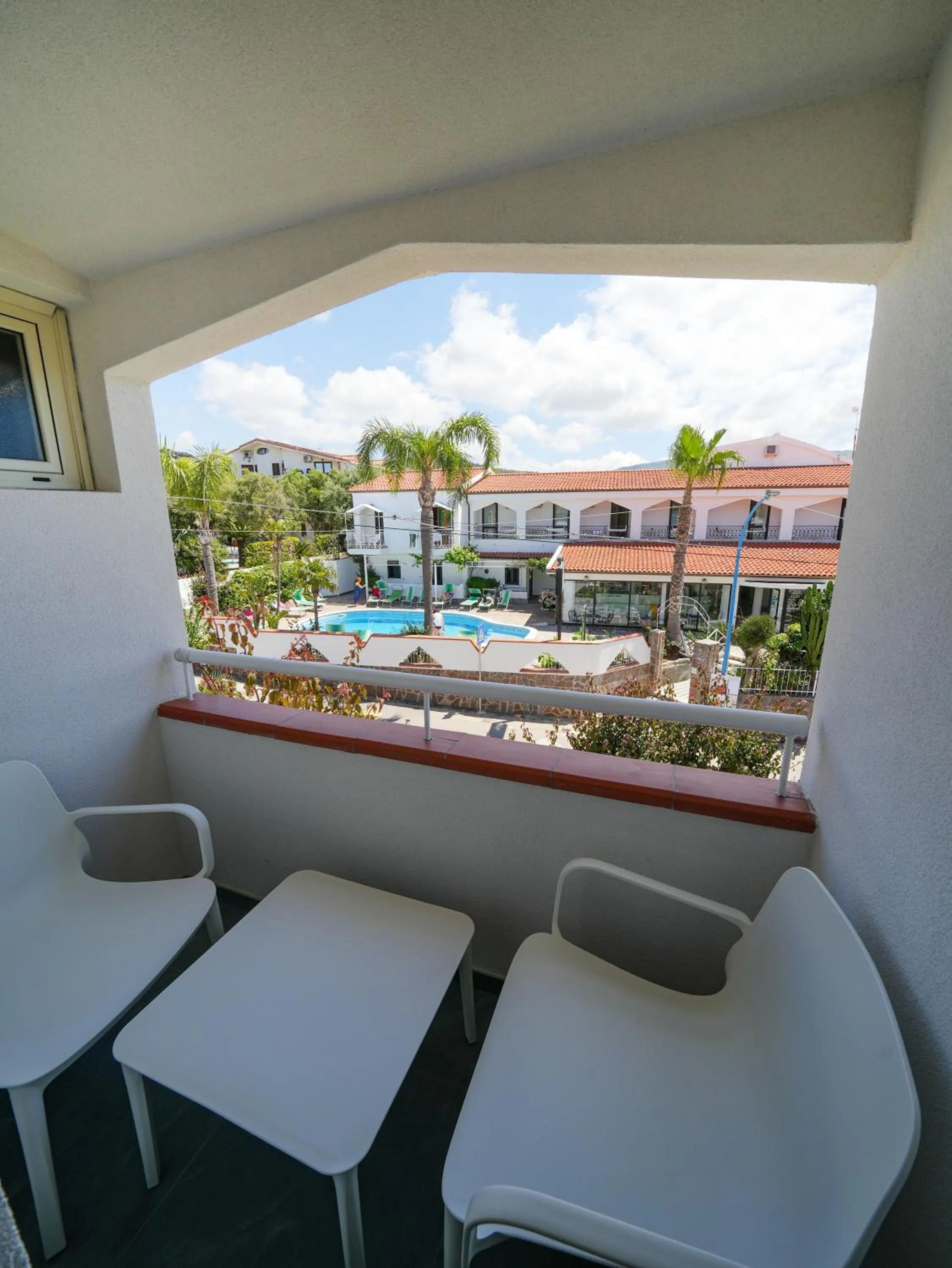 Hotel MARINELLA parking wi-fi spiaggia attrezzata