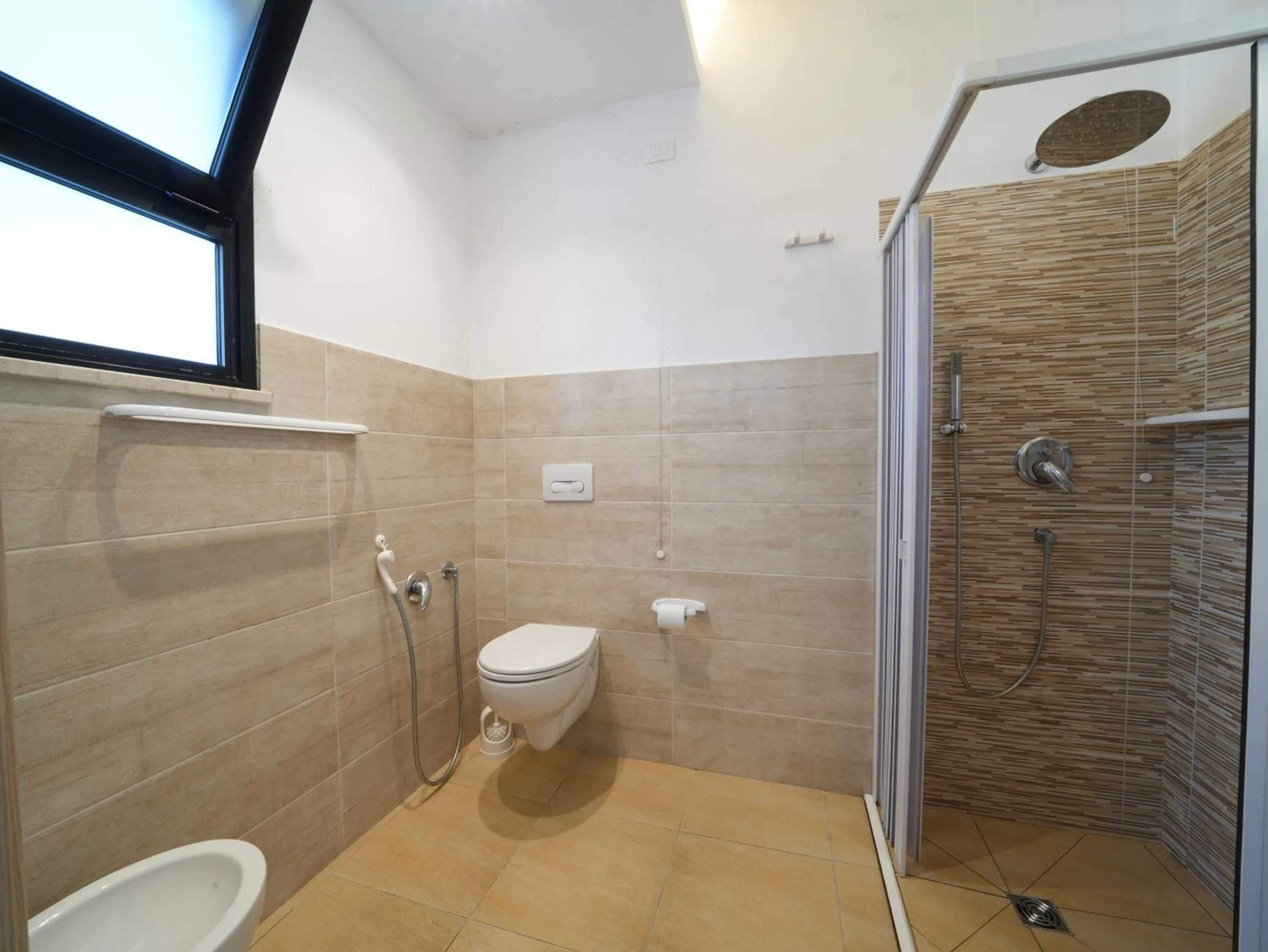 Hotel MARINELLA parking wi-fi spiaggia attrezzata