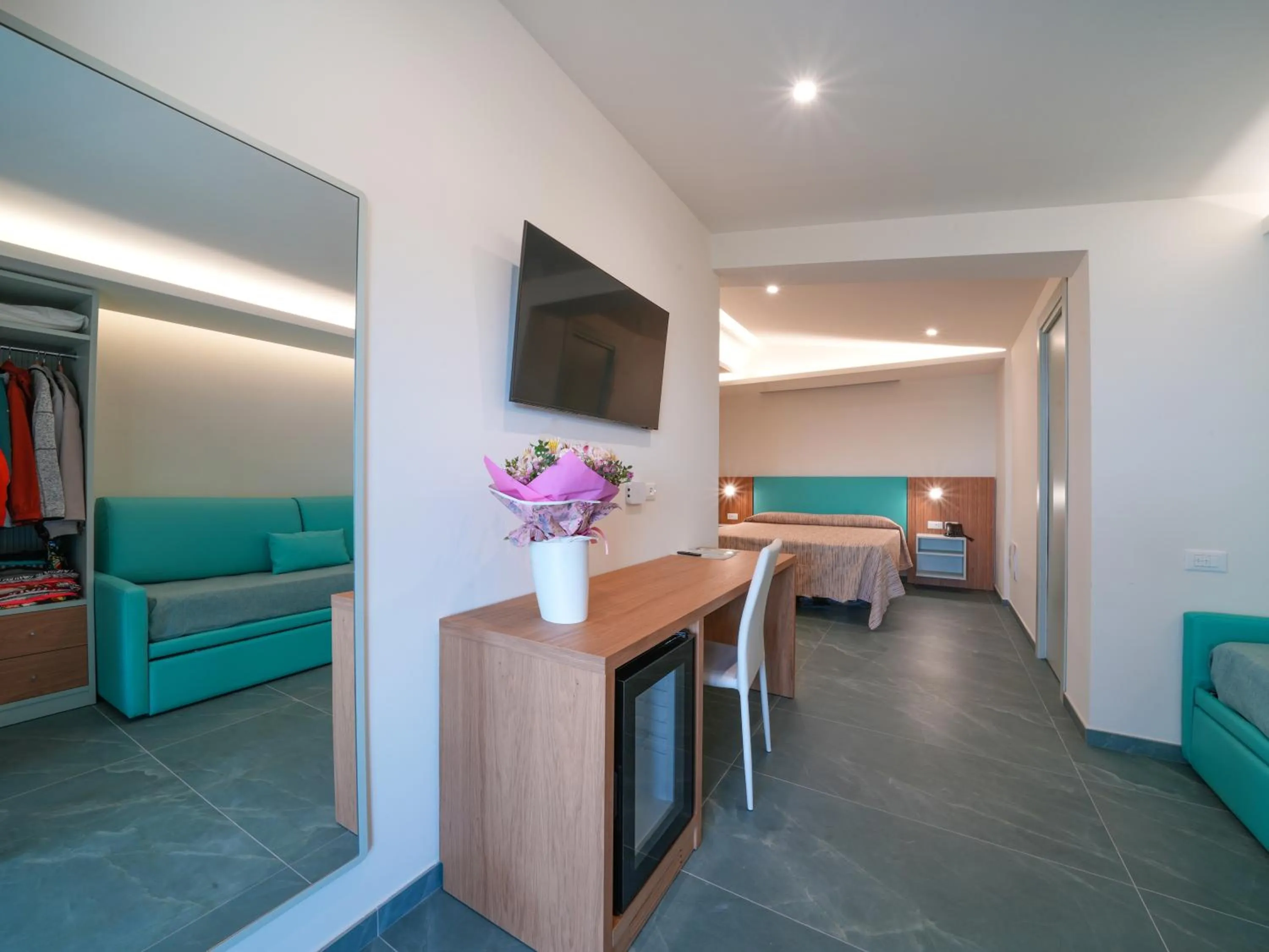 Bed in Hotel MARINELLA parking wi-fi spiaggia attrezzata