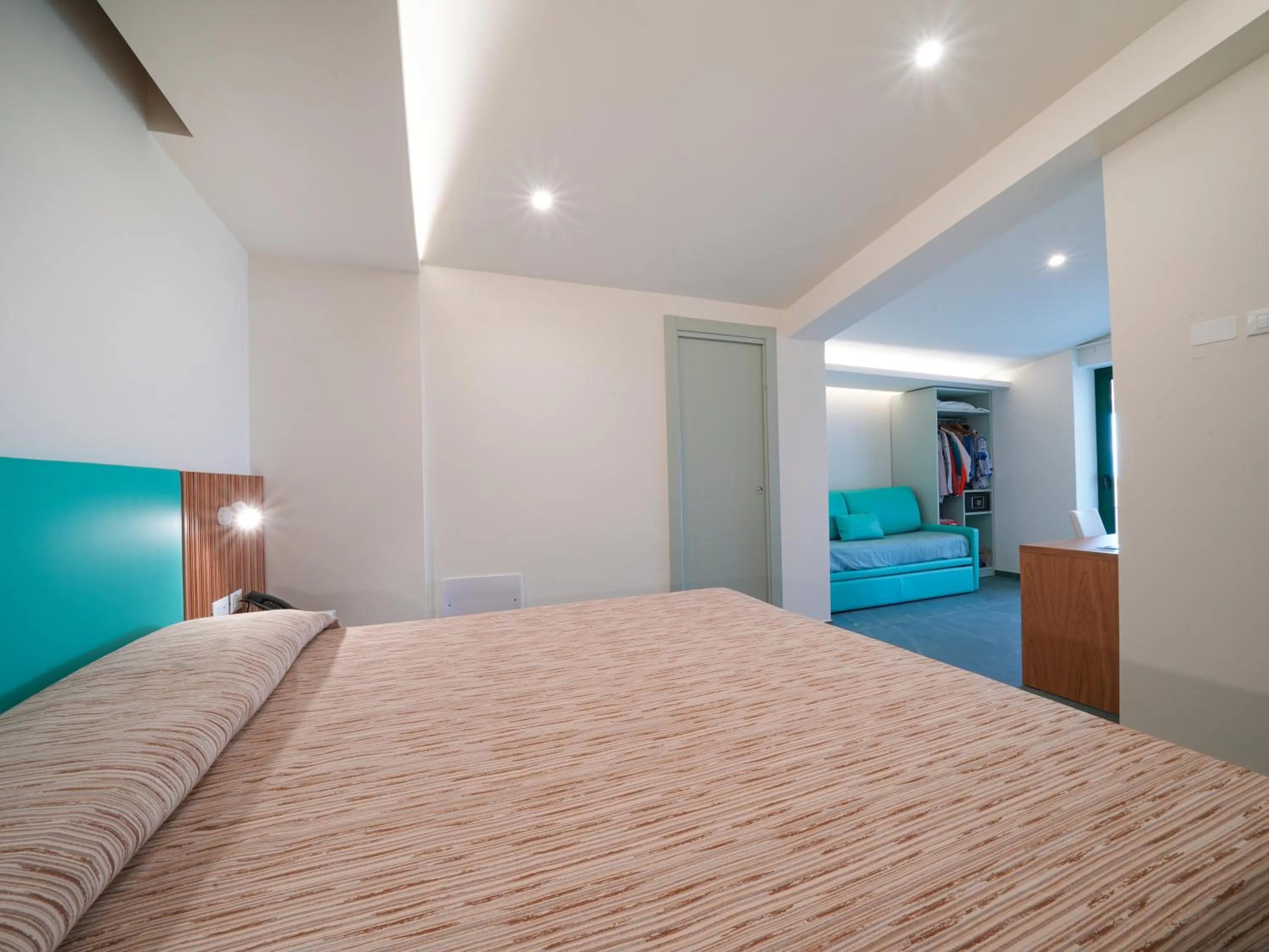 Bed in Hotel MARINELLA parking wi-fi spiaggia attrezzata