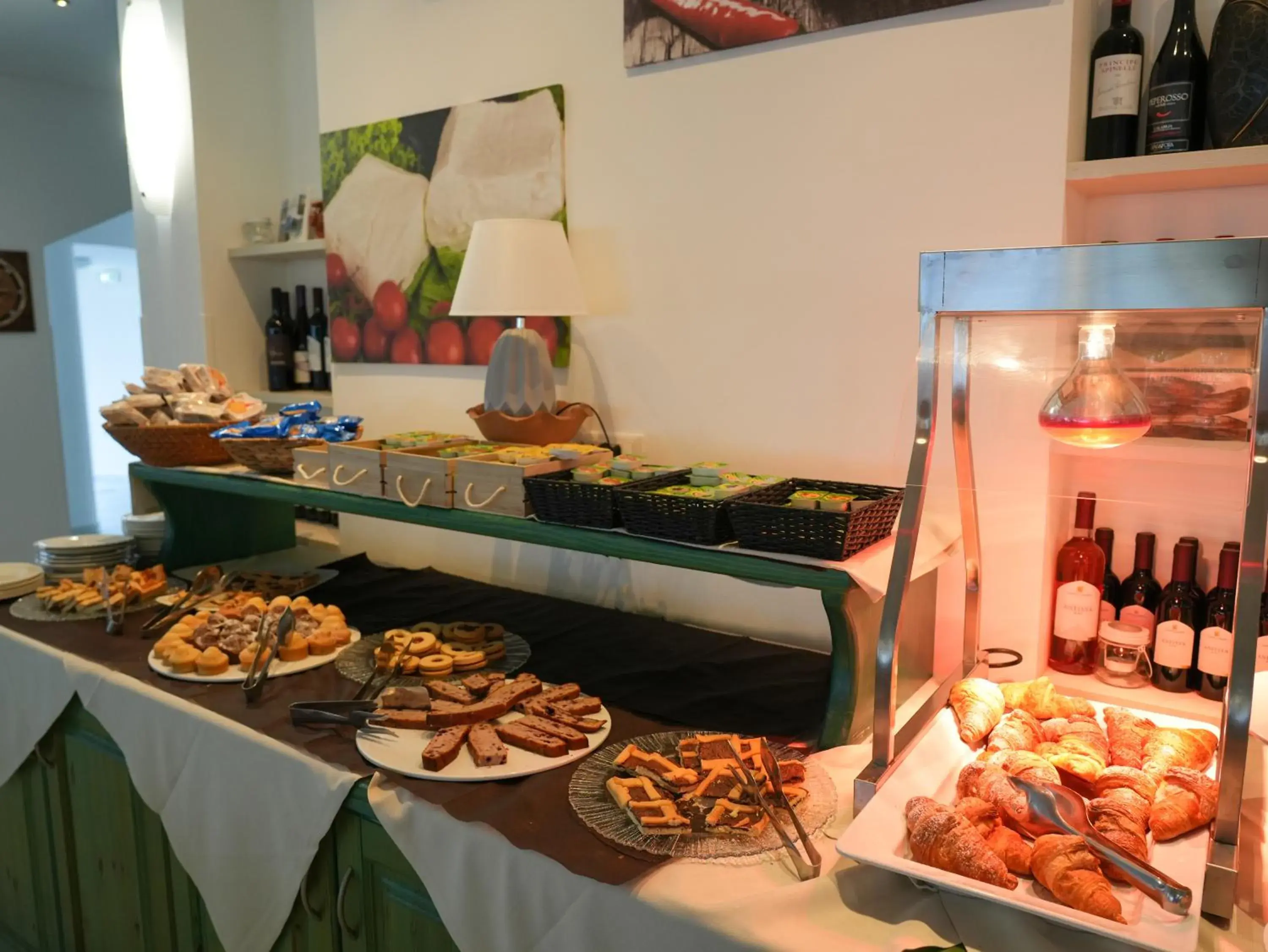 Buffet breakfast in Hotel MARINELLA parking wi-fi spiaggia attrezzata Buffet breakfast in Hotel MARINELLA parking wi-fi spiaggia attrezzata