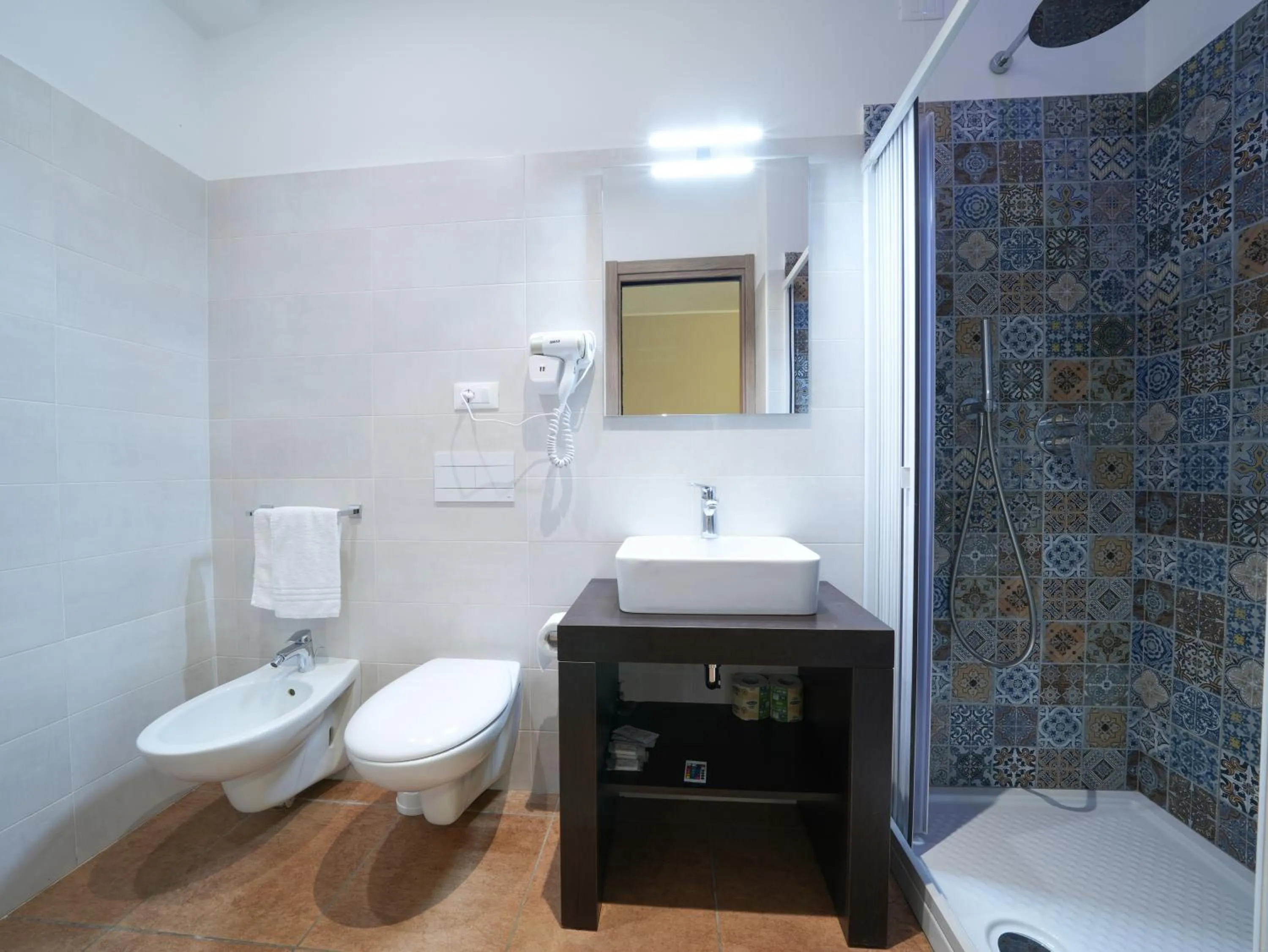 Hotel MARINELLA parking wi-fi spiaggia attrezzata