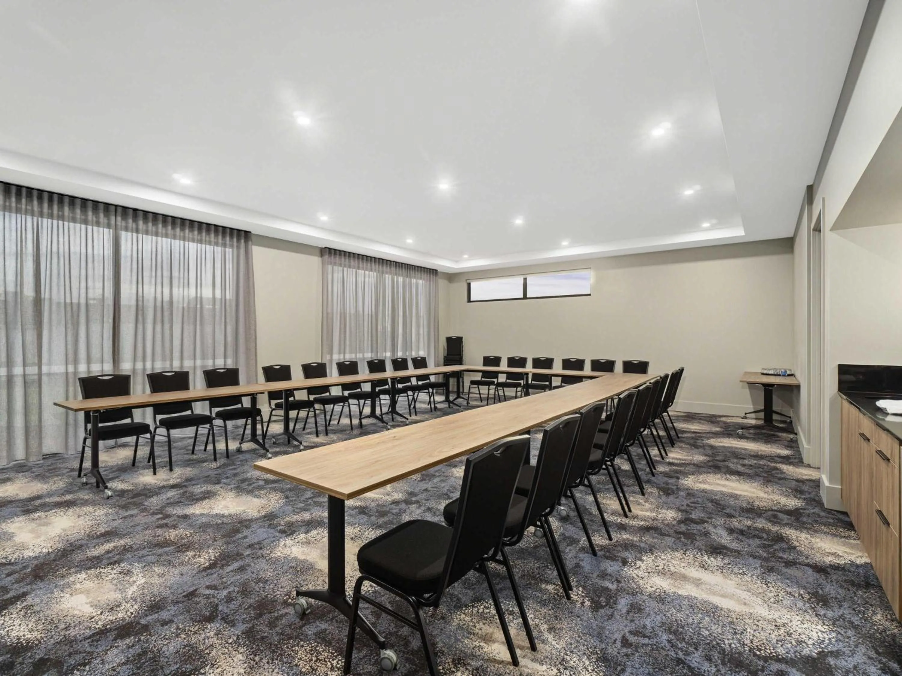 Meeting/conference room in Mercure Pakenham