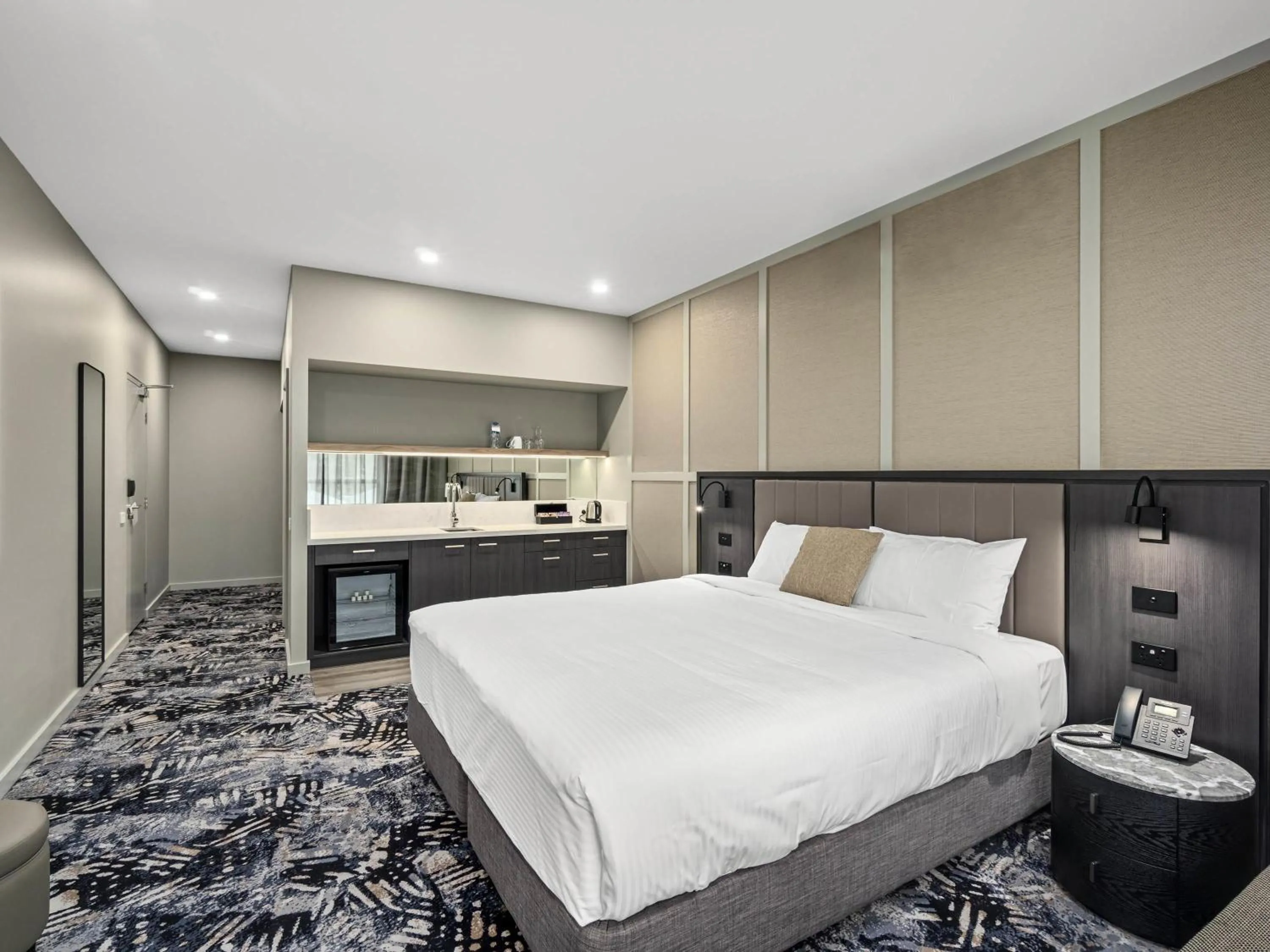 Bedroom, Bed in Mercure Pakenham