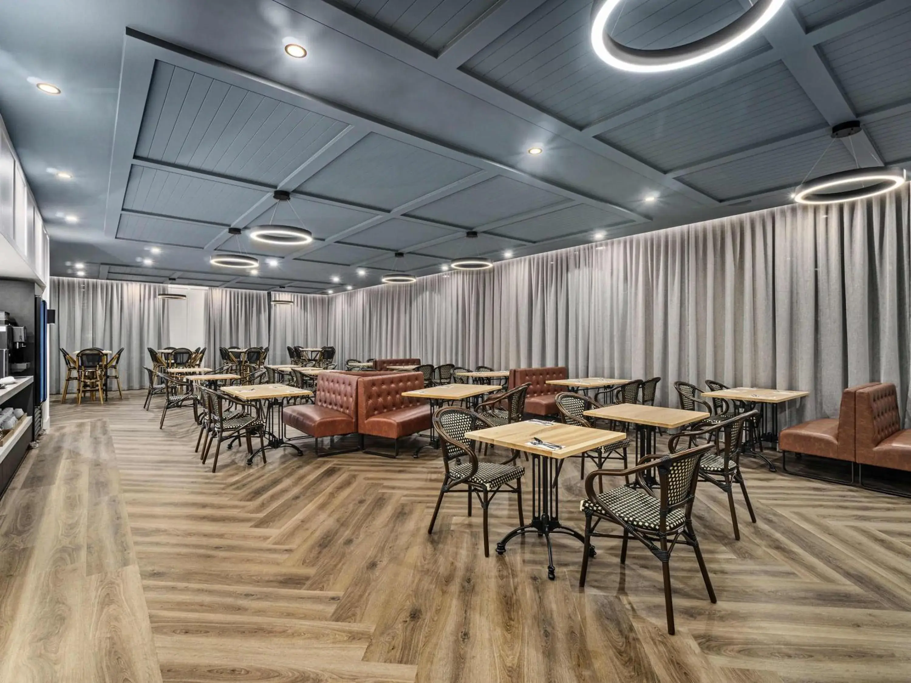 Property building in Mercure Pakenham Property building in Mercure Pakenham