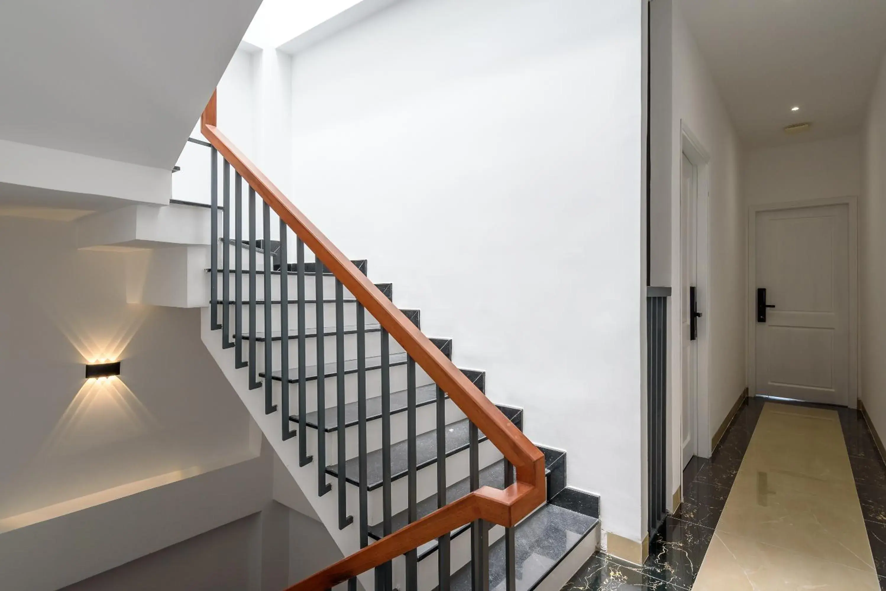 Property building in Cozrum Homes - June Corner Property building in Cozrum Homes - June Corner