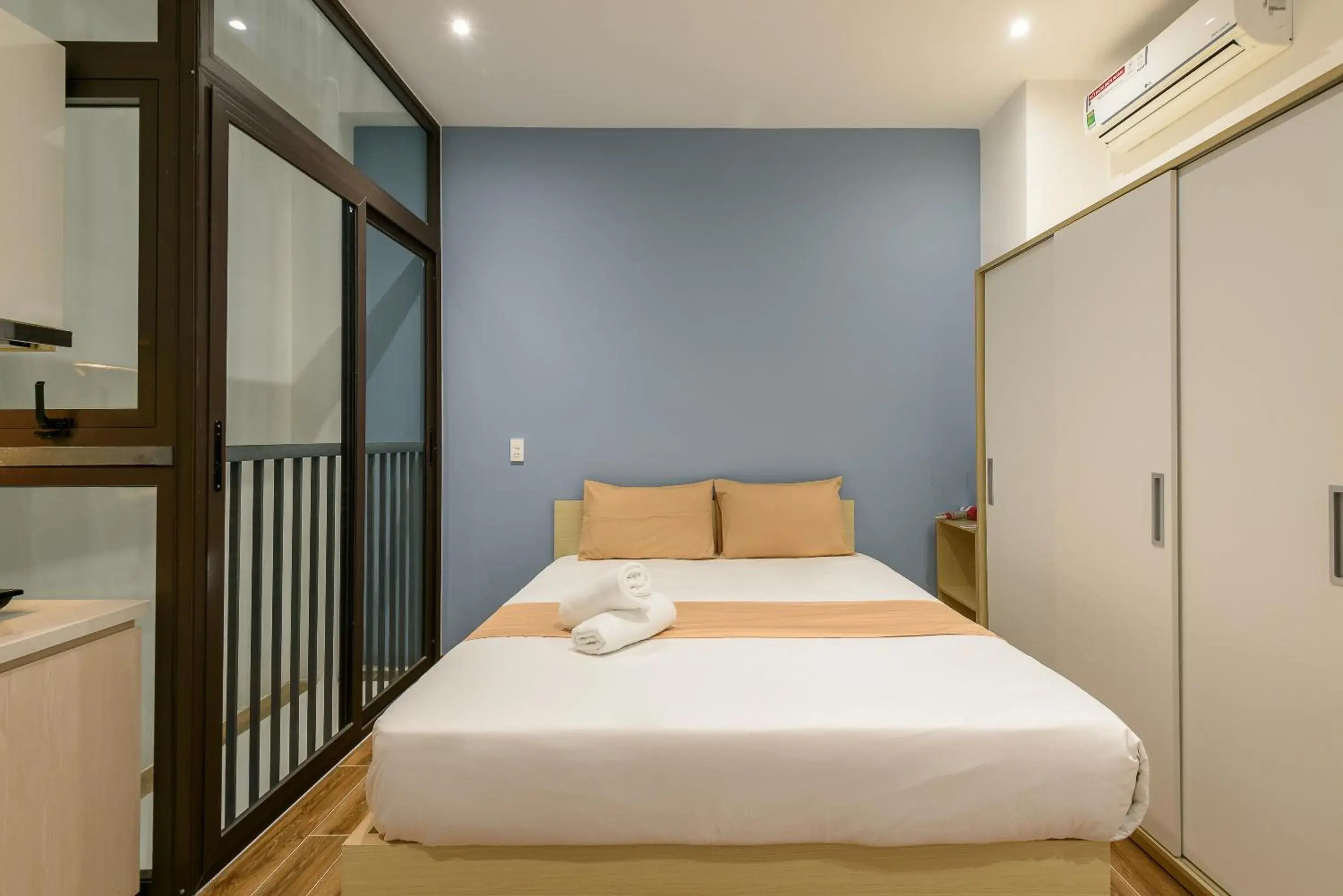 Photo of the whole room, Bed in Cozrum Homes - June Corner Photo of the whole room, Bed in Cozrum Homes - June Corner