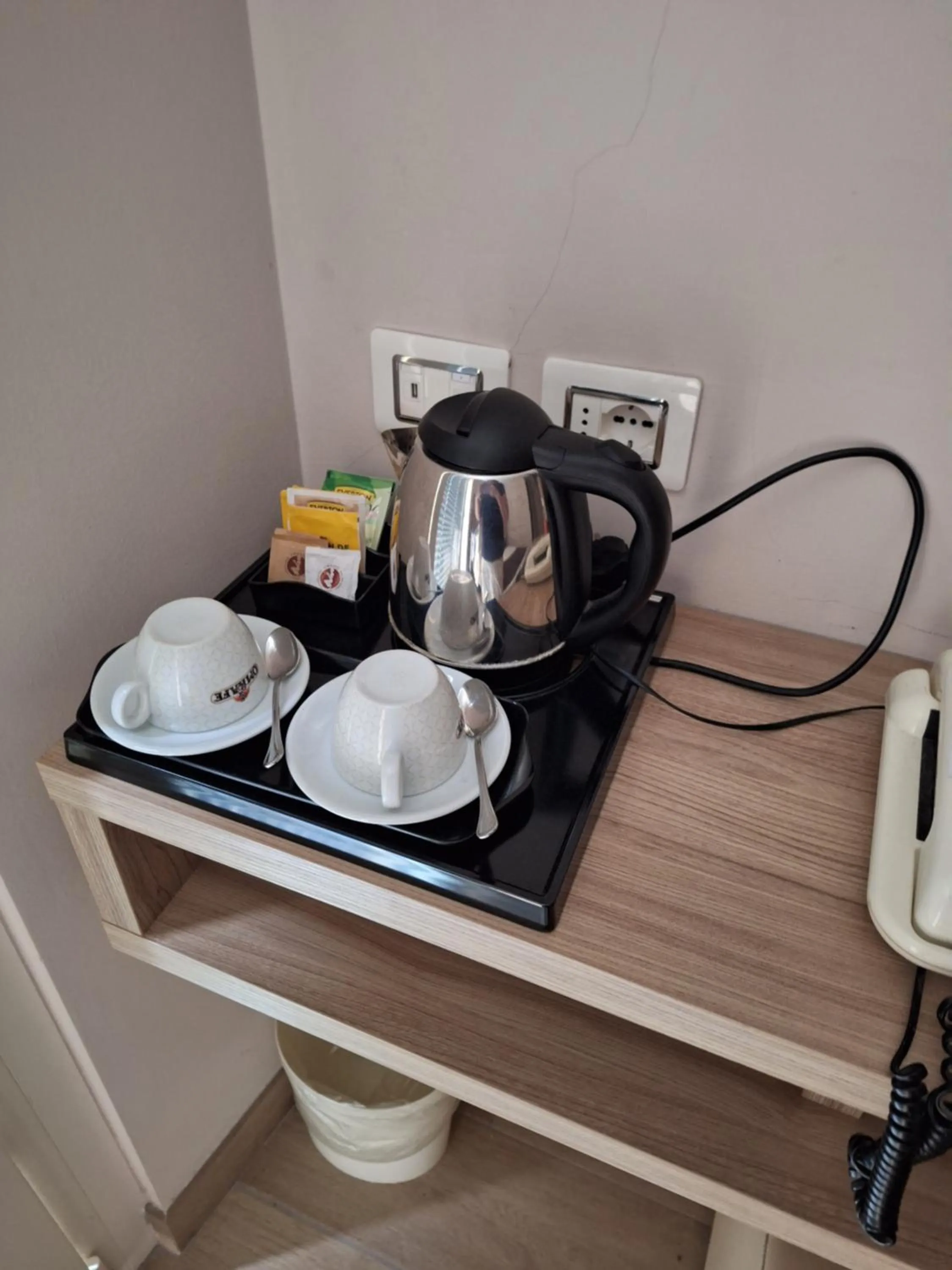 Coffee/tea facilities in Hotel Danieli La Castellana lago di Garda