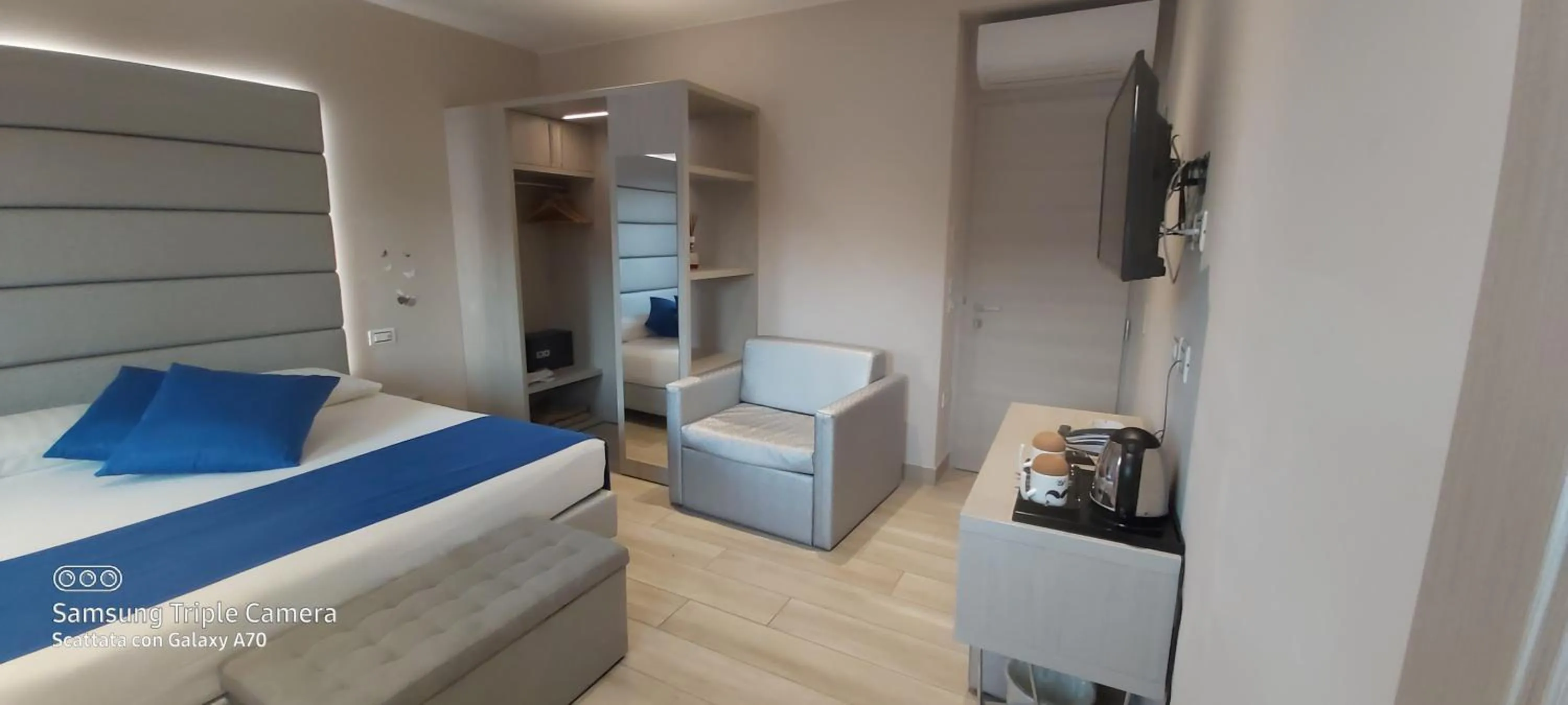 Bed in Hotel Danieli La Castellana lago di Garda