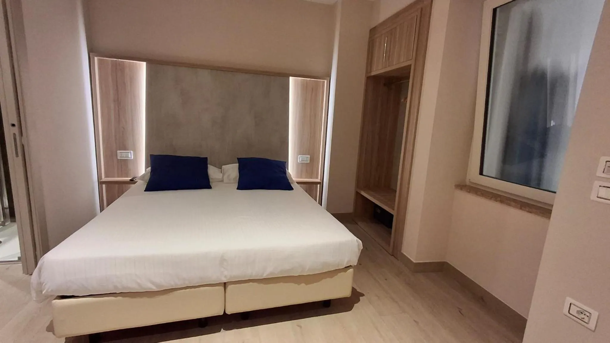 Bed in Hotel Danieli La Castellana lago di Garda