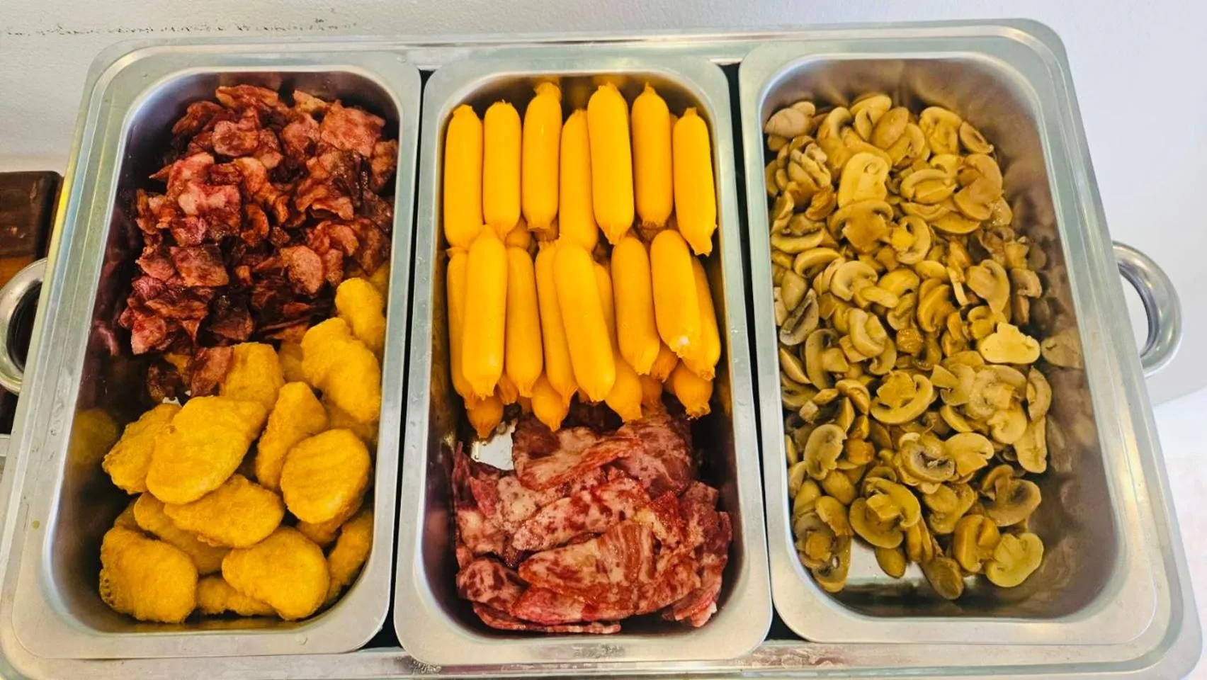 Food and drinks in Kata Place Hotel