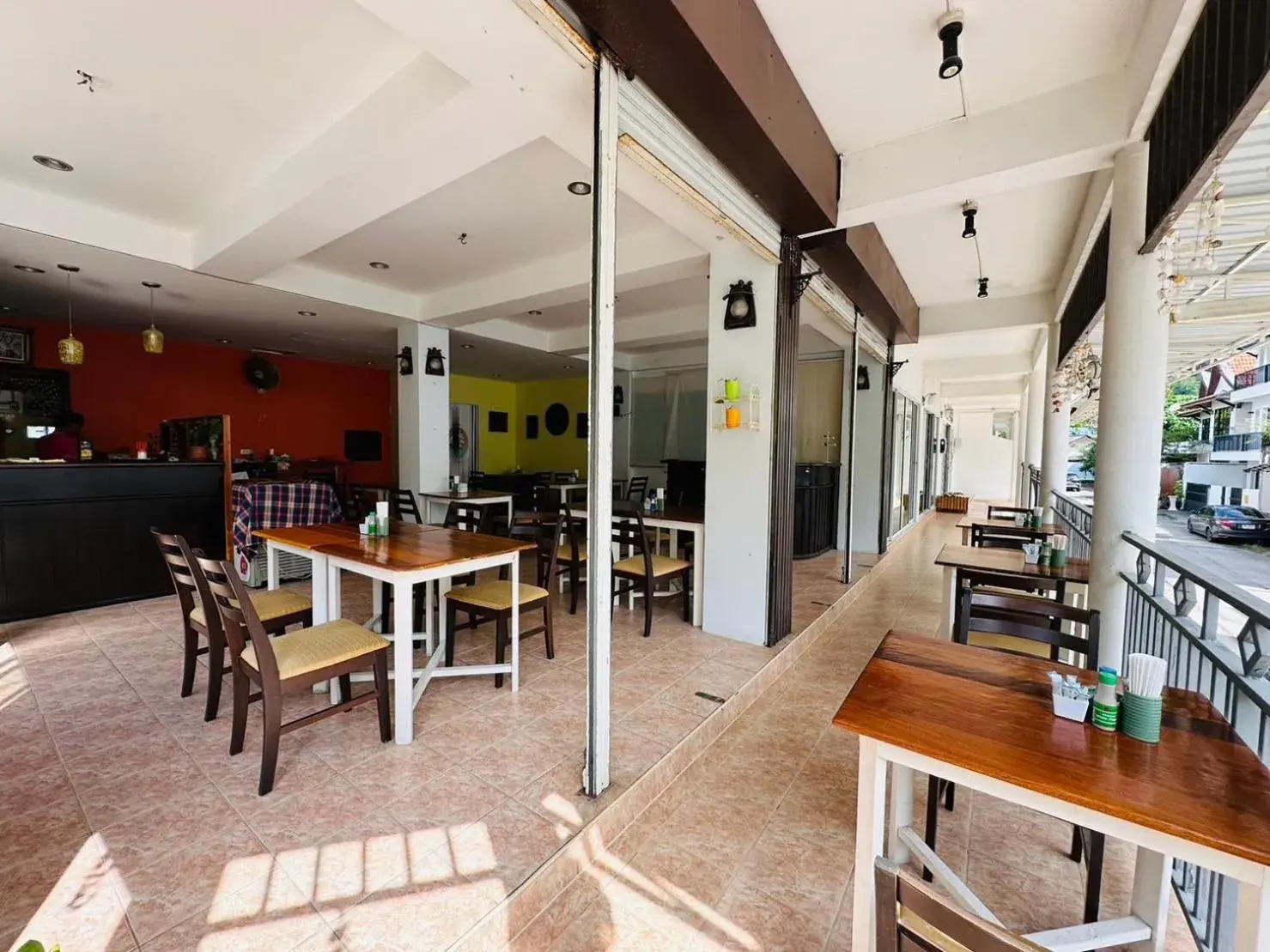 Restaurant/places to eat in Kata Place Hotel Restaurant/places to eat in Kata Place Hotel