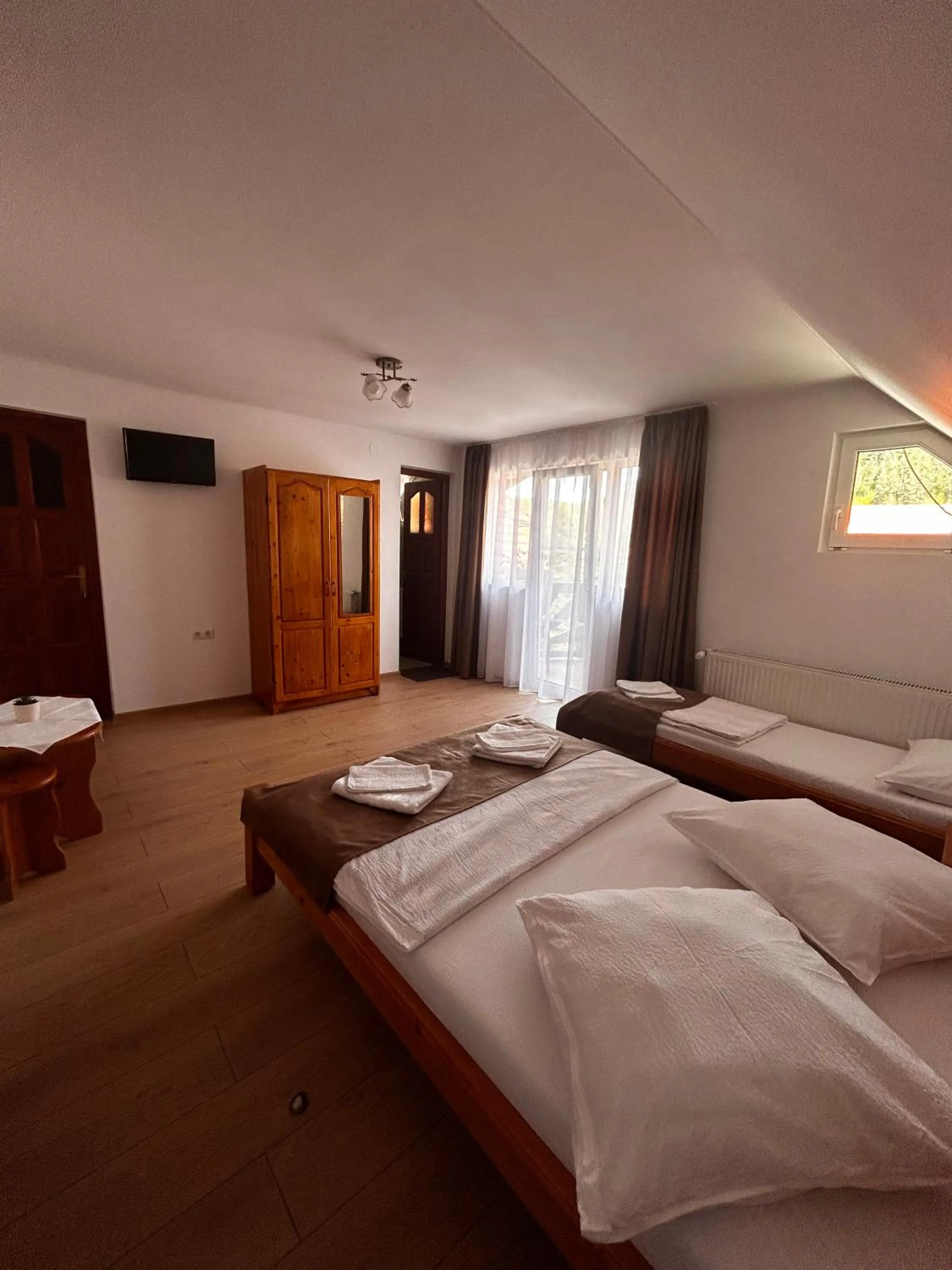 Bed in PENSIUNEA KELEMEN