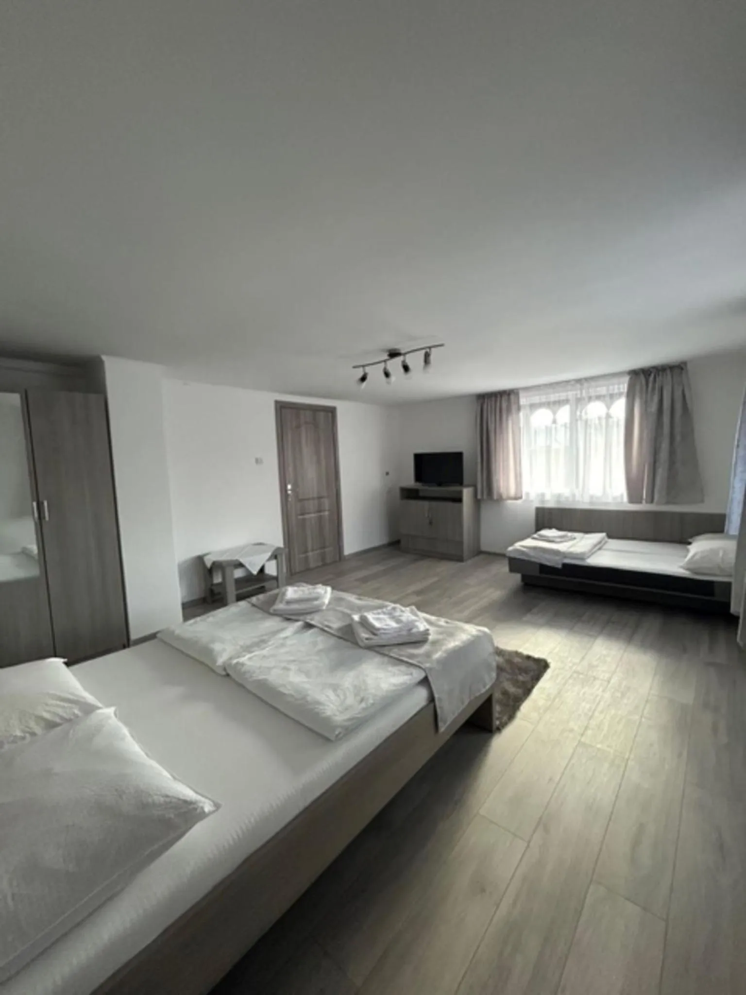 Bed in PENSIUNEA KELEMEN