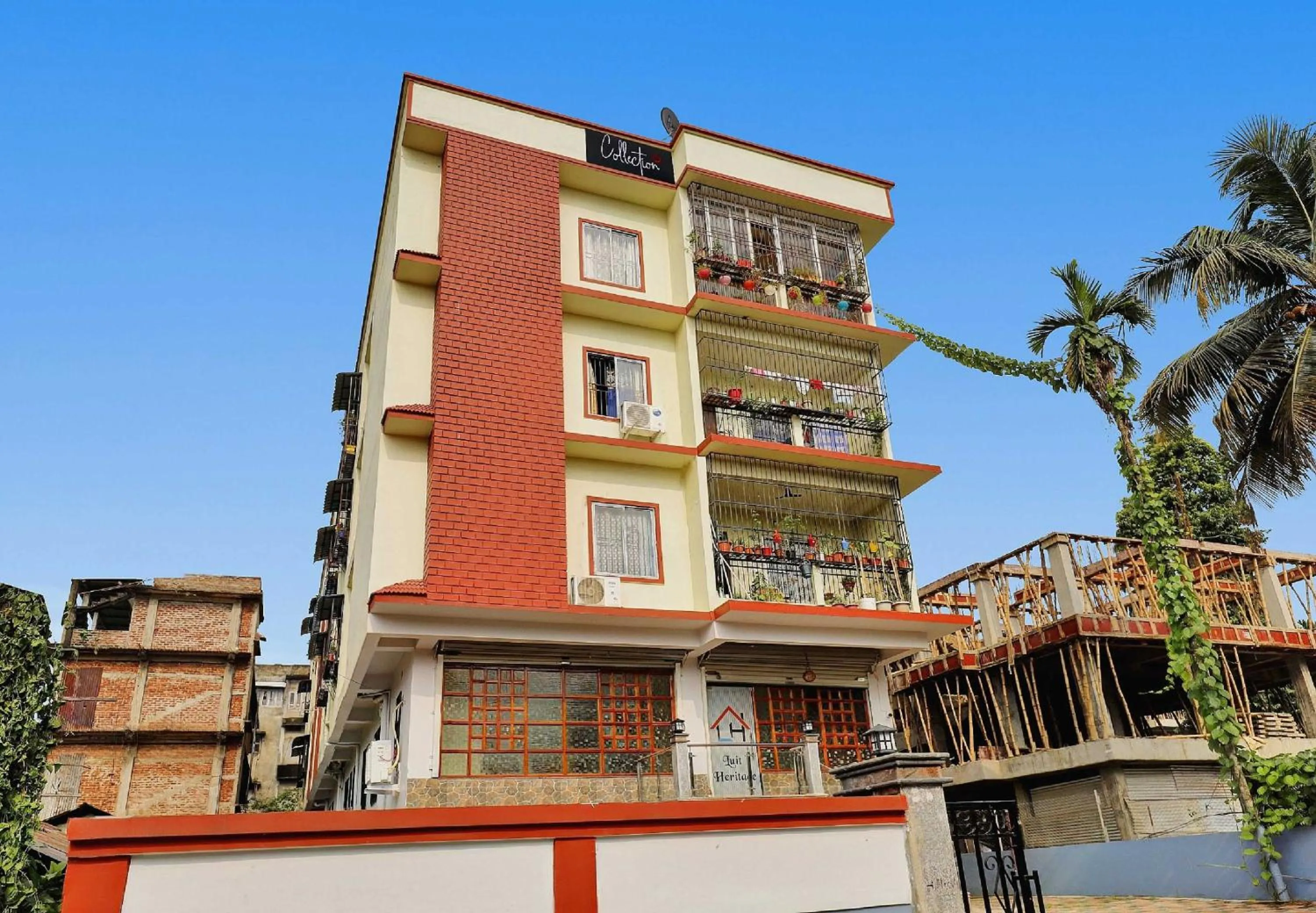 Facade/entrance in Super Collection O Luit Heritage