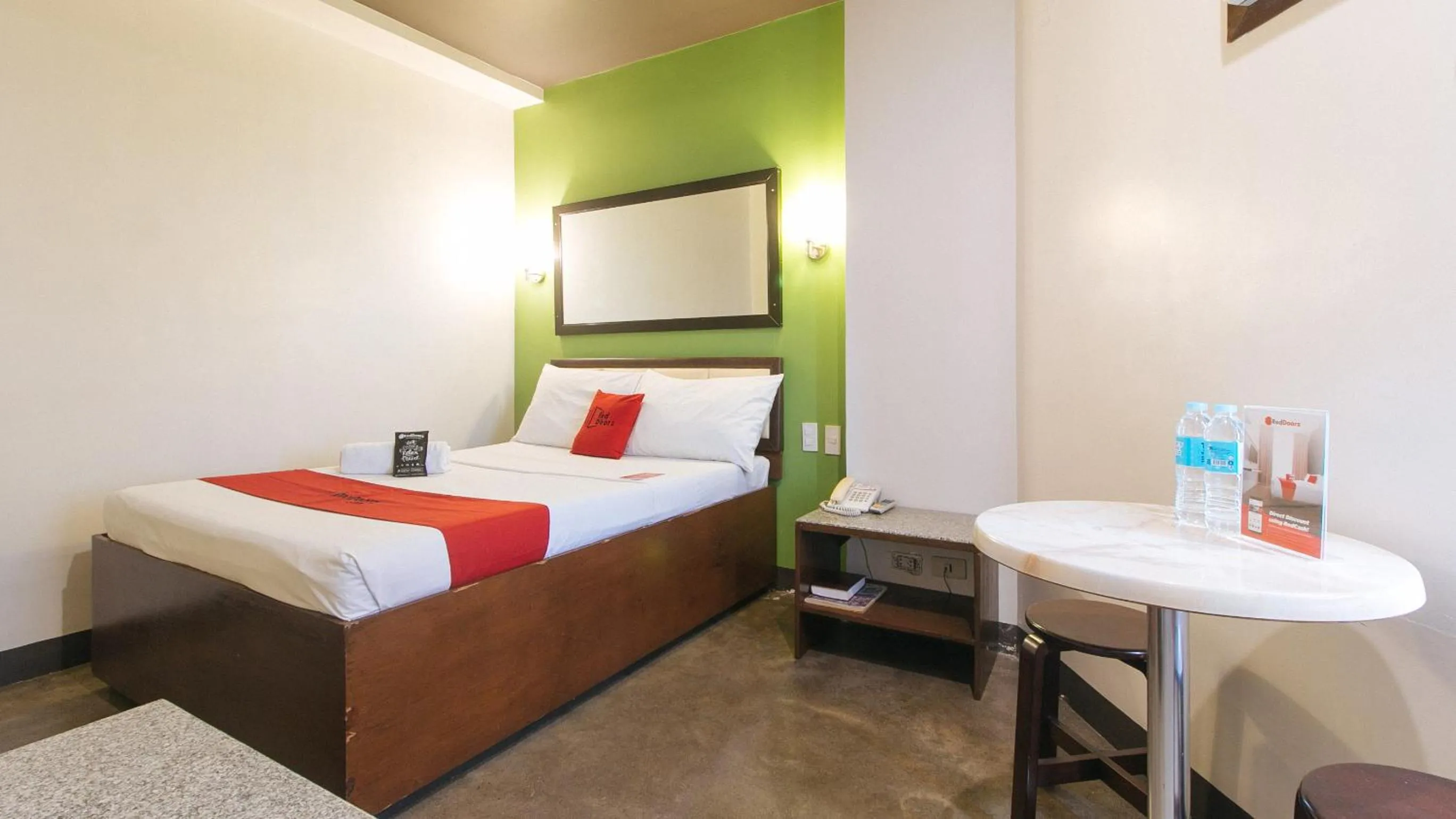 Photo of the whole room in RedDoorz @ Express Inn Lapu Lapu