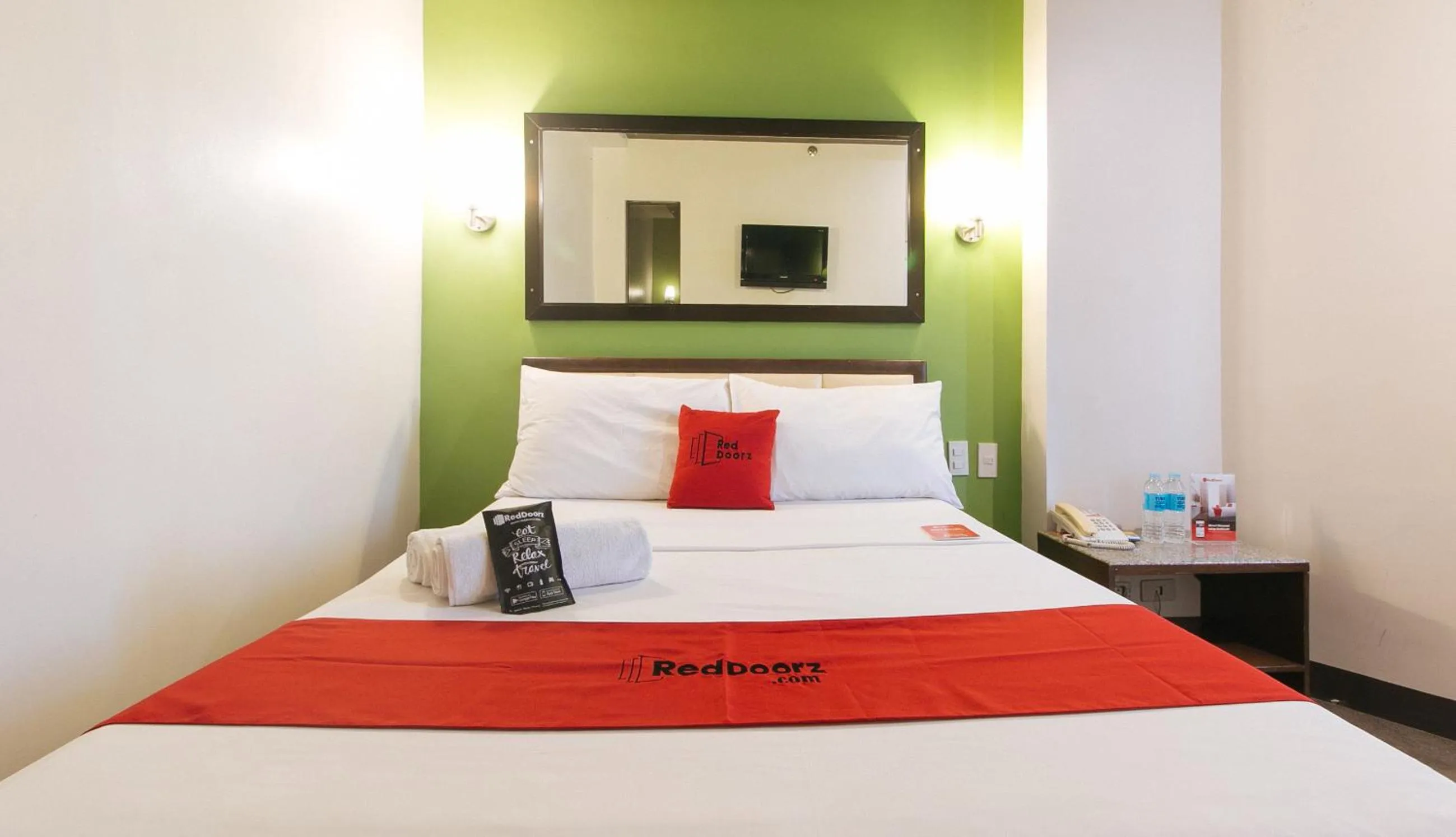 Bed in RedDoorz @ Express Inn Lapu Lapu