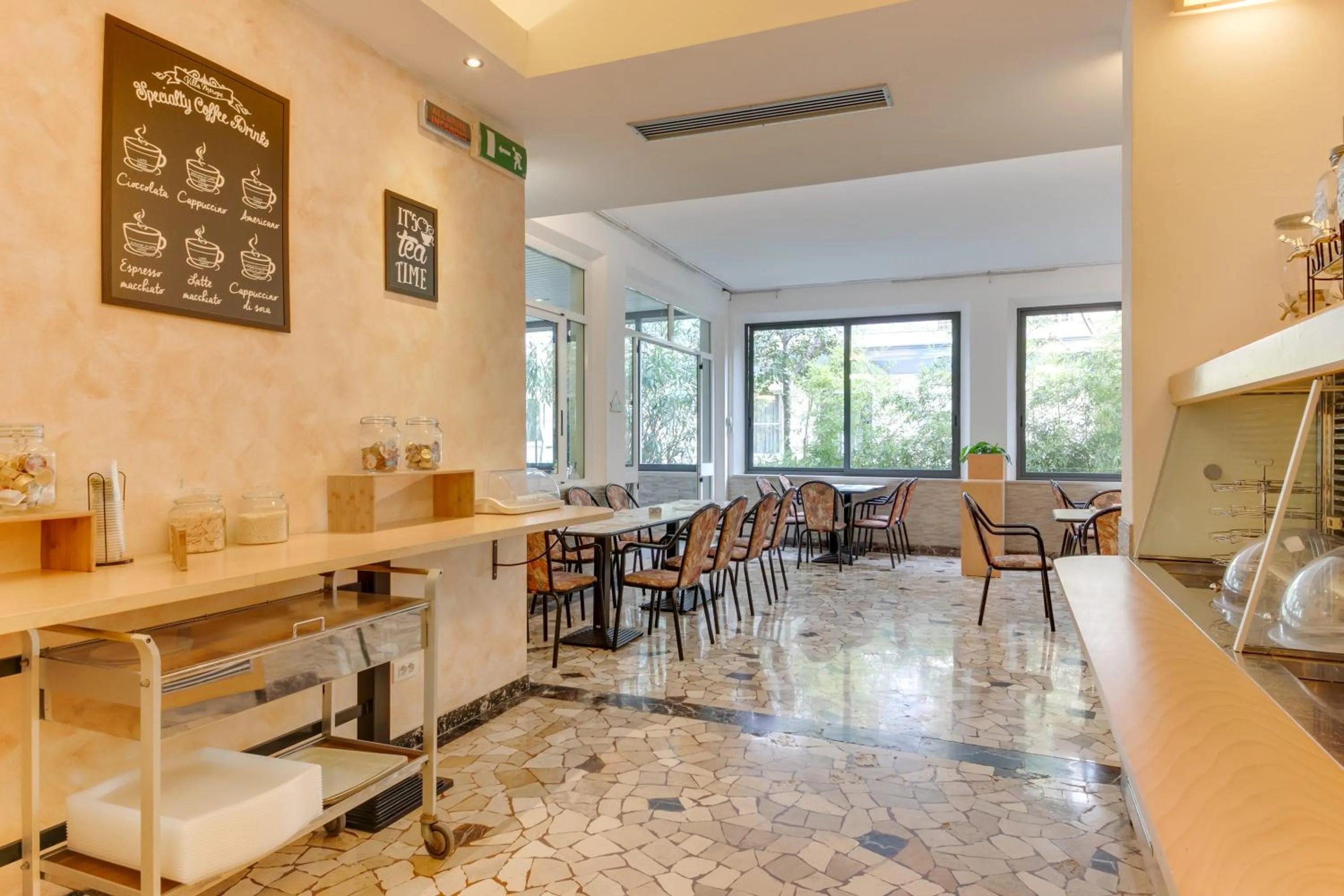 Restaurant/places to eat in Hotel Villa Merope