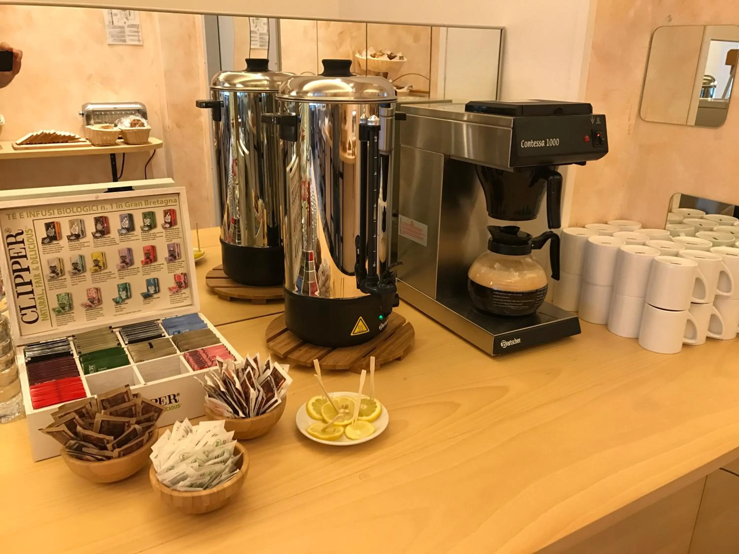 Food and drinks in Hotel Villa Merope