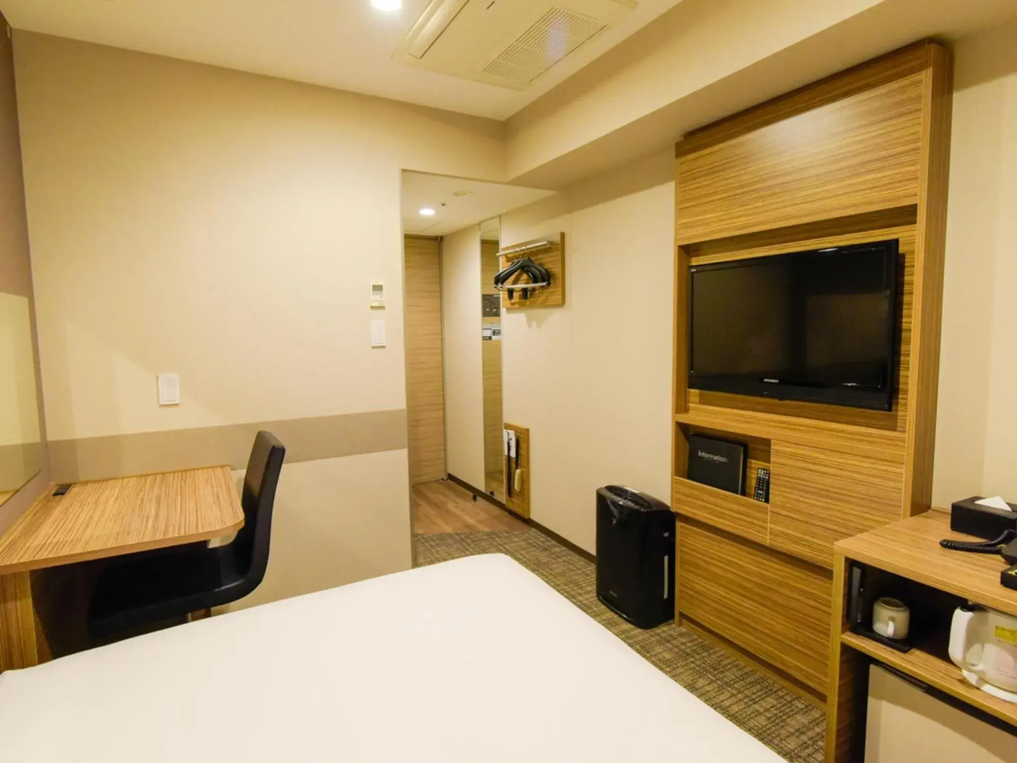 Bed in Via Inn Nagoya Shinkansen-guchi Bed in Via Inn Nagoya Shinkansen-guchi