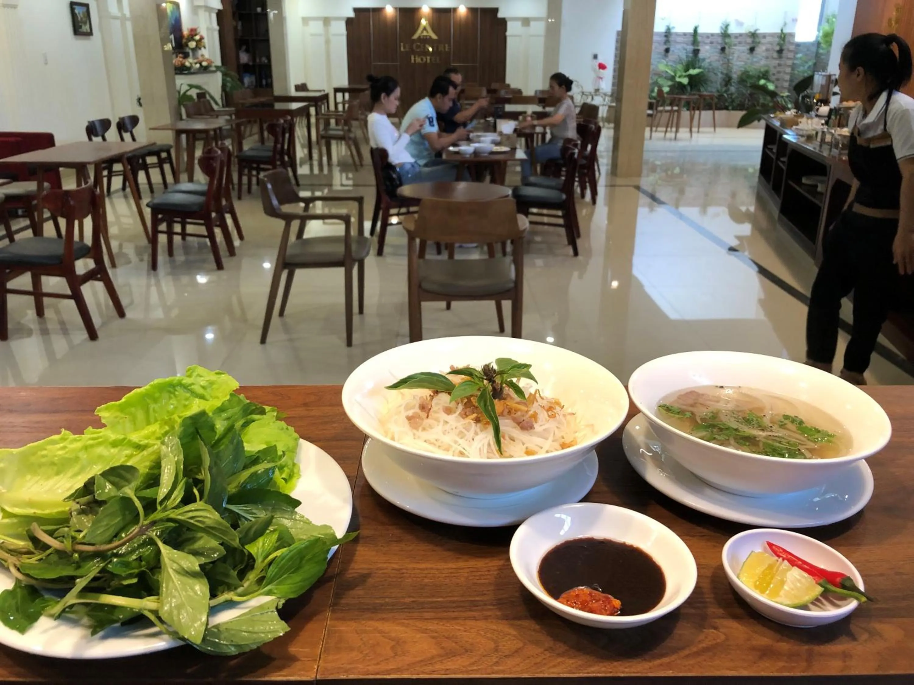 Restaurant/places to eat in Le Centre Pleiku Hotel
