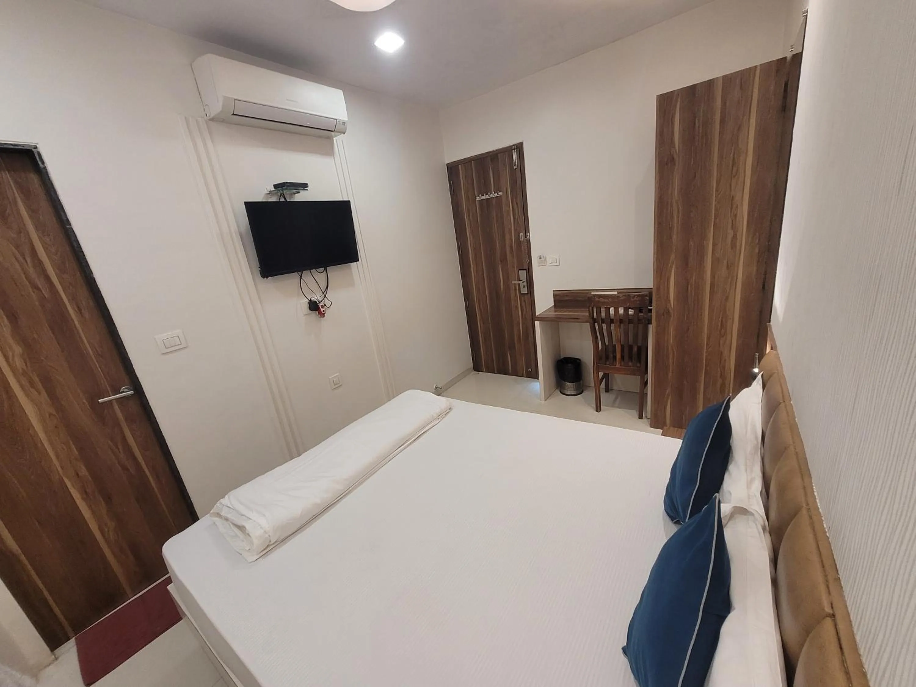 Bed in Hotel Heritage - Near Trade Center, Visa Consulate BKC