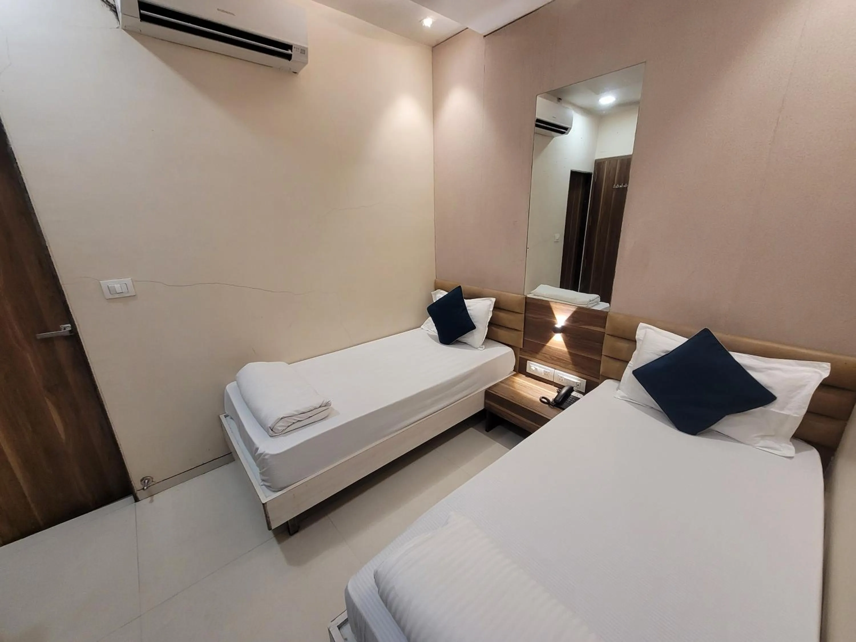 Bed in Hotel Heritage - Near Trade Center, Visa Consulate BKC