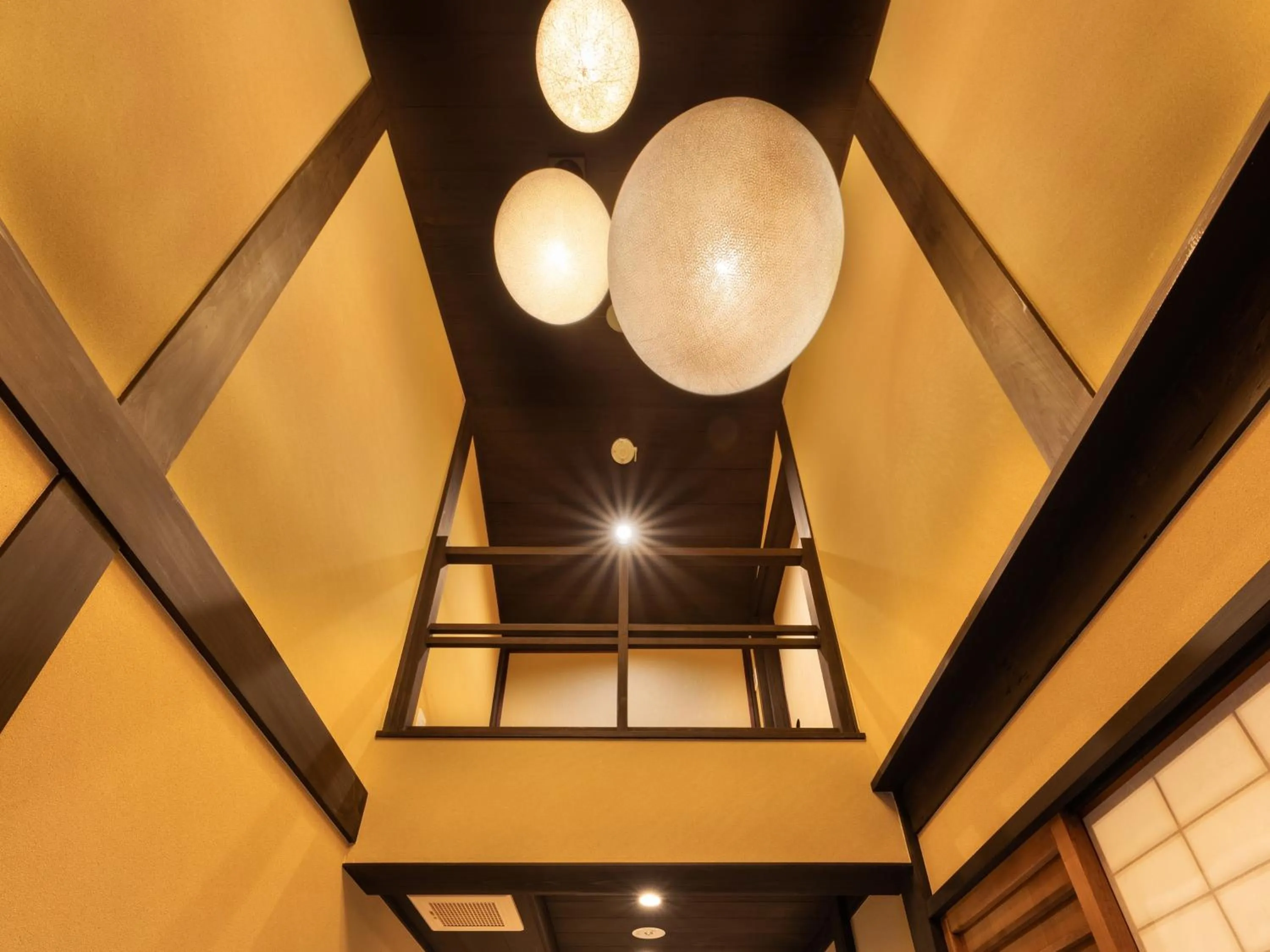 Decorative detail in Tsumugi GionShirakawa