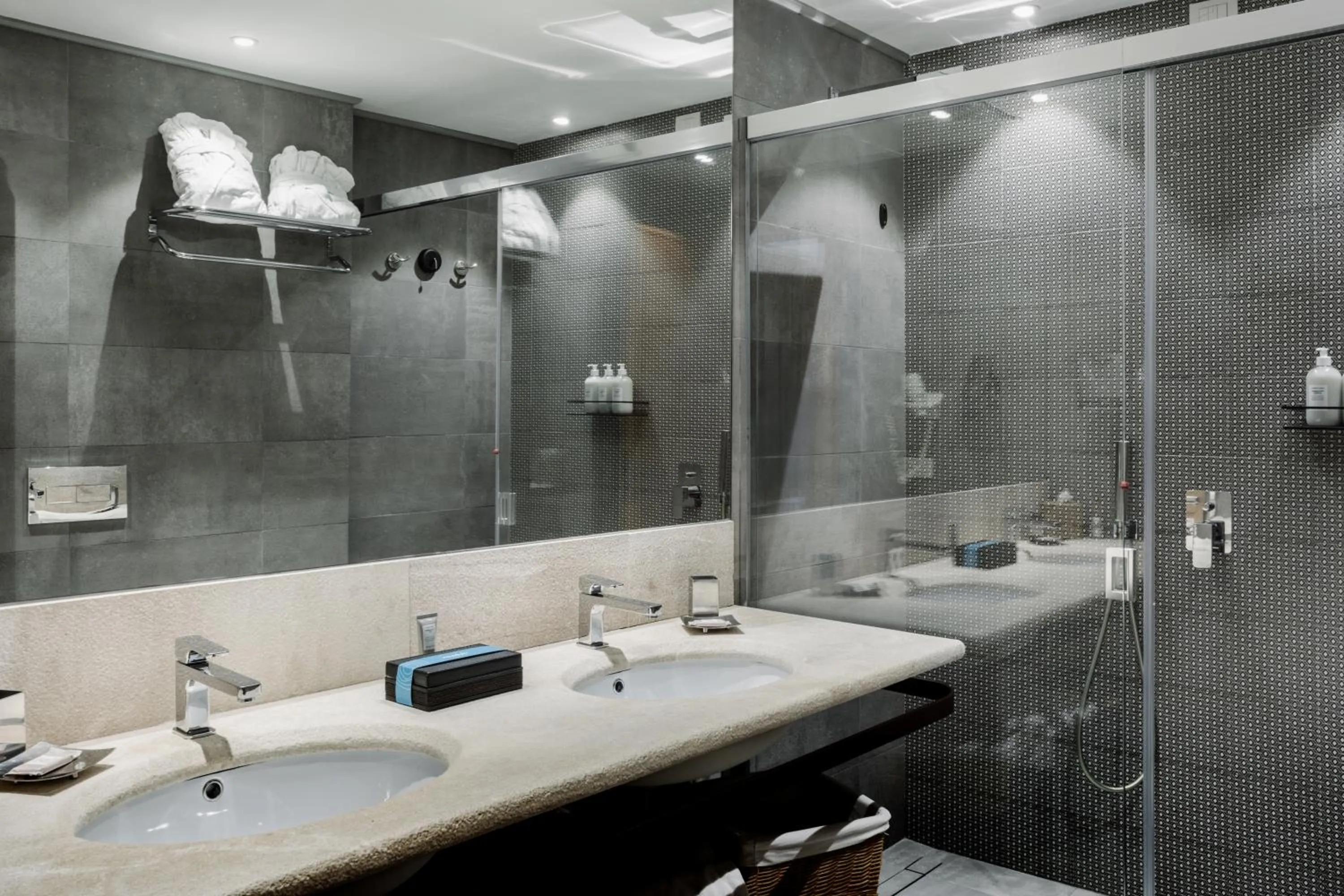 Bathroom in Hotel Aquadulci