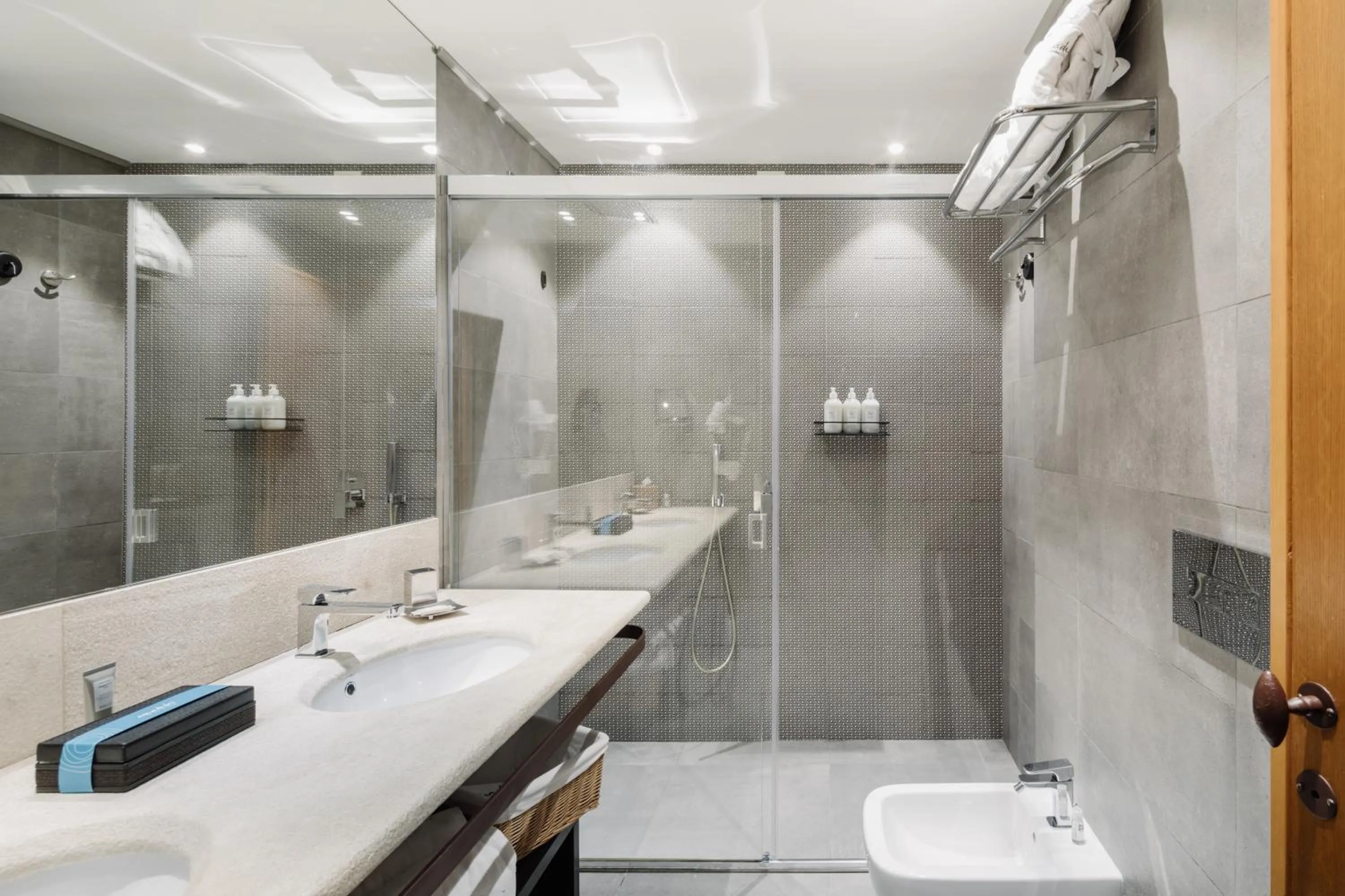 Bathroom in Hotel Aquadulci